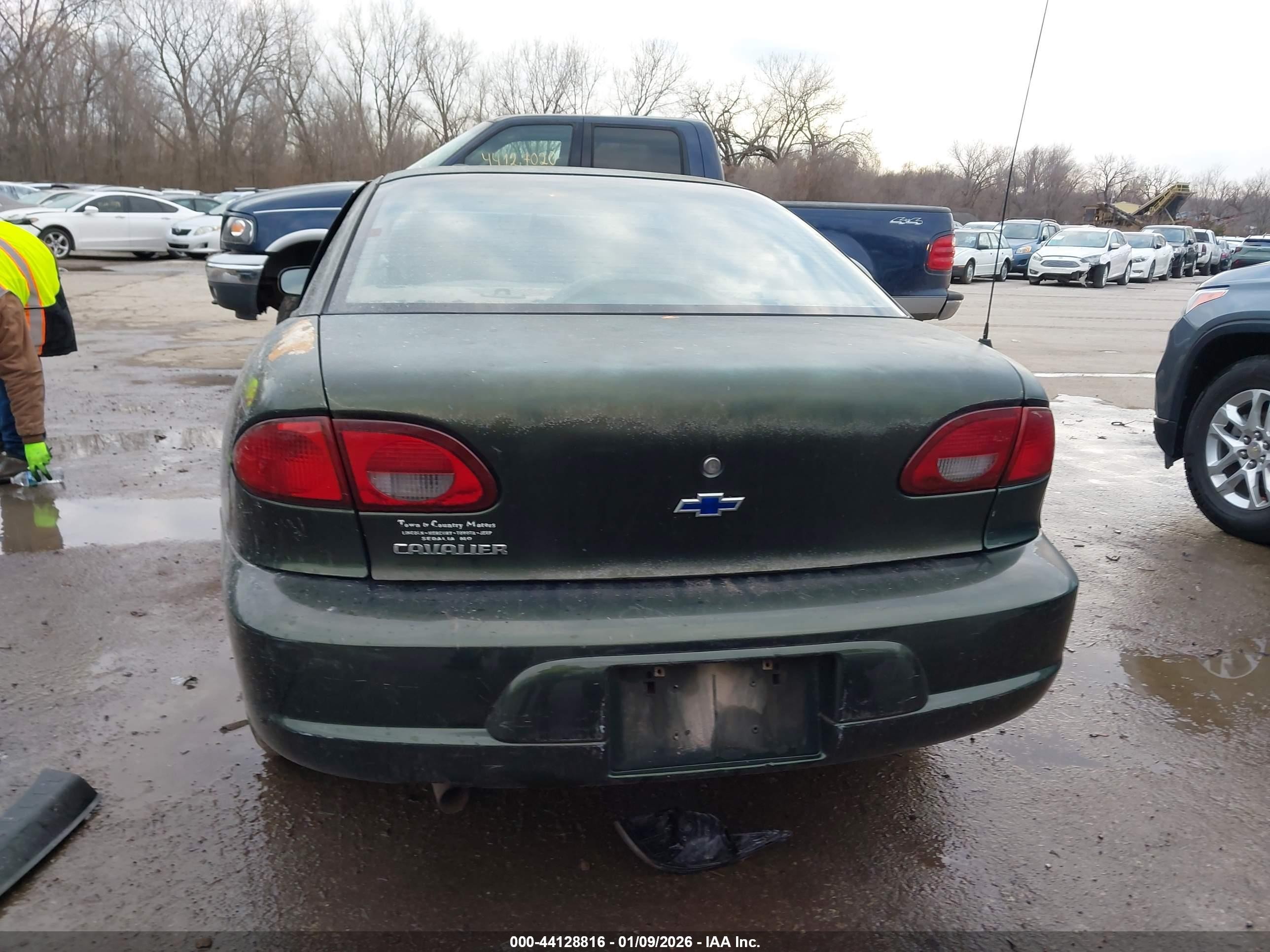 2000 Chevrolet Cavalier   Green vin: 1G1JC1241Y7413929