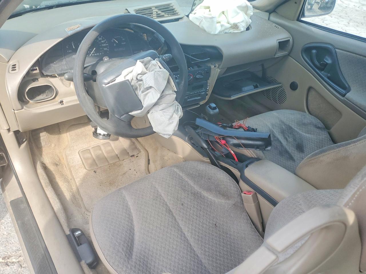 1997 Chevrolet Cavalier Base Золотой vin: 1G1JC1243V7325637