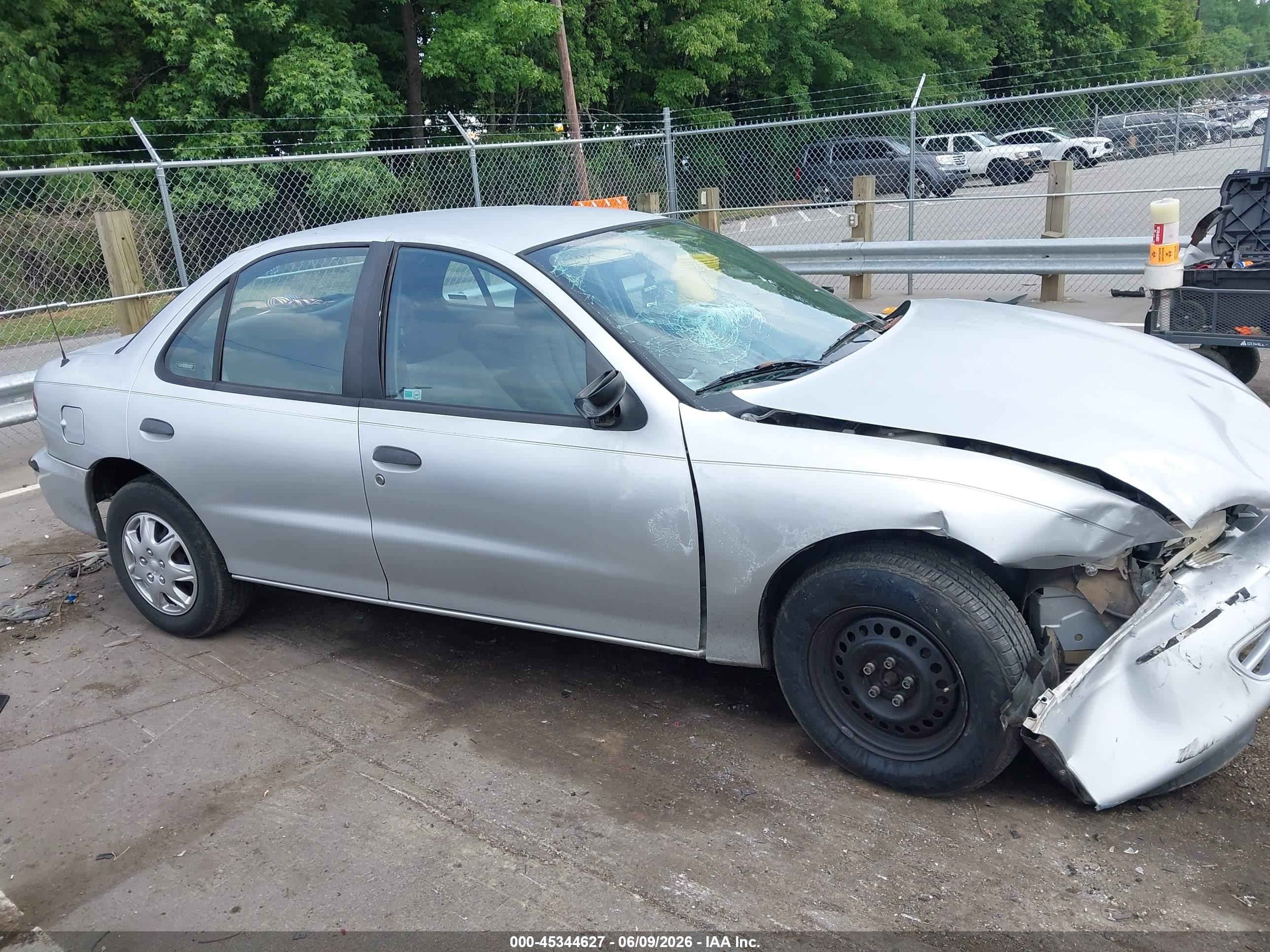 2001 Chevrolet Cavalier   Silver vin: 1G1JC524017173169