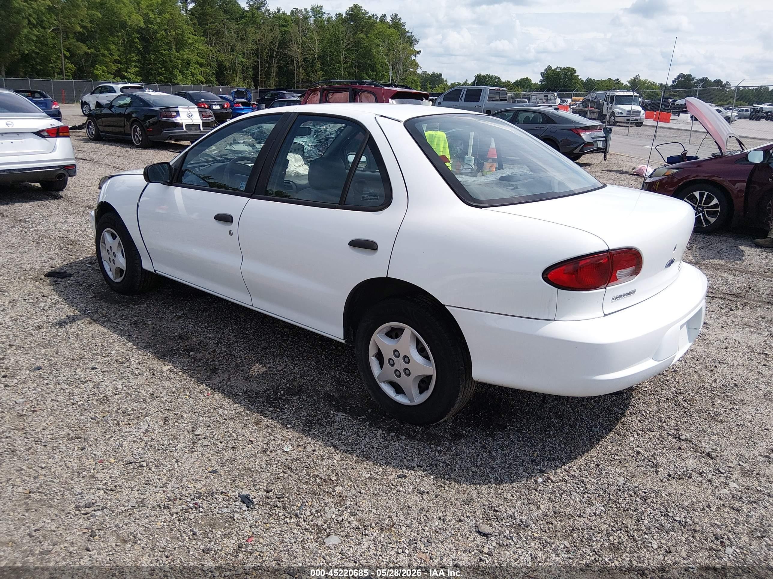 2001 Chevrolet Cavalier   White vin: 1G1JC524117273541