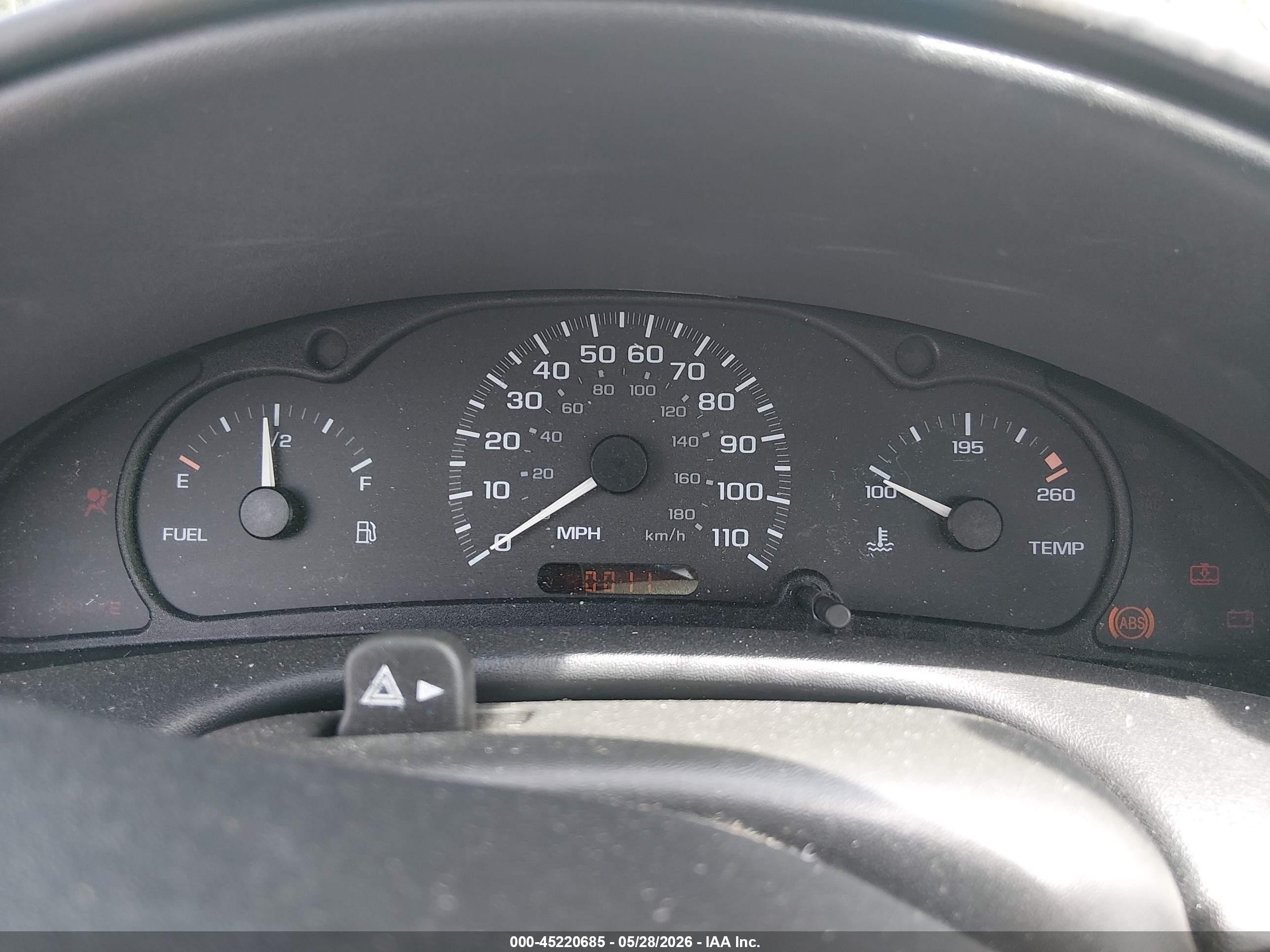 2001 Chevrolet Cavalier   White vin: 1G1JC524117273541