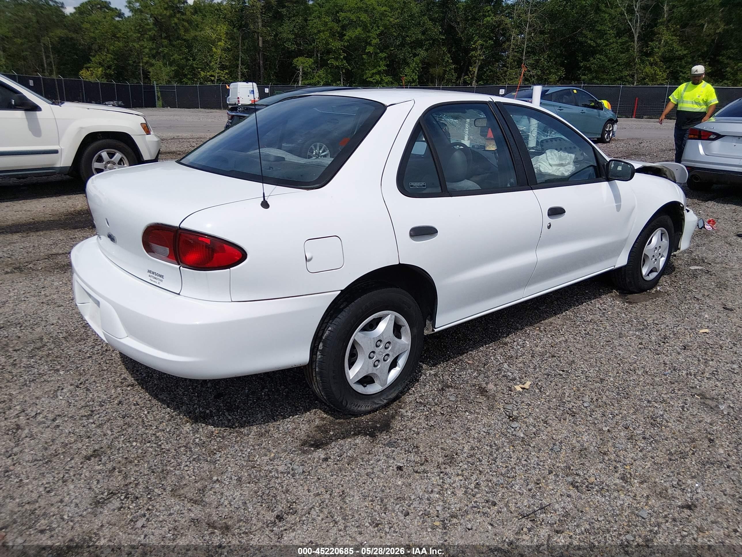 2001 Chevrolet Cavalier   White vin: 1G1JC524117273541