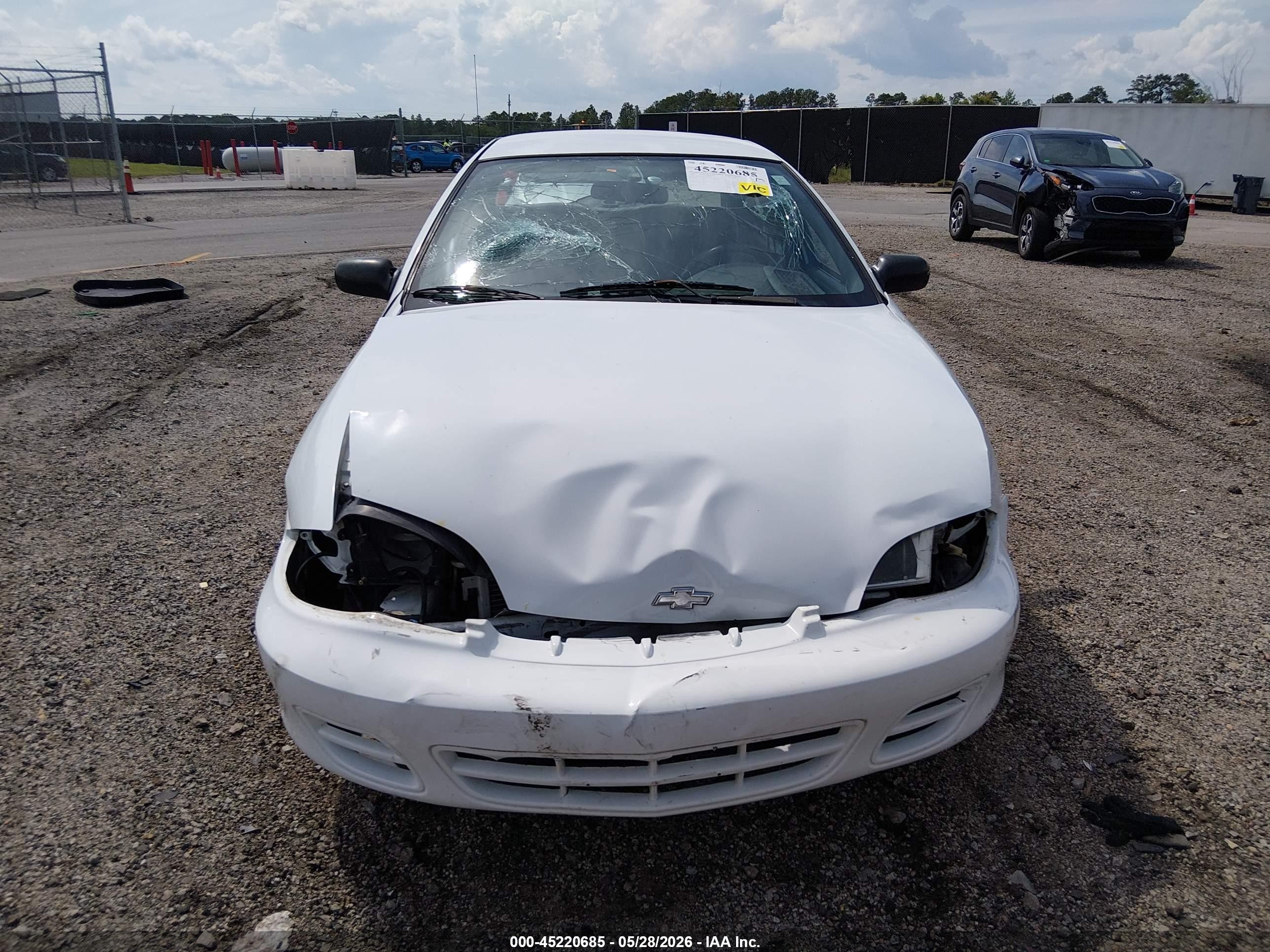 2001 Chevrolet Cavalier   White vin: 1G1JC524117273541