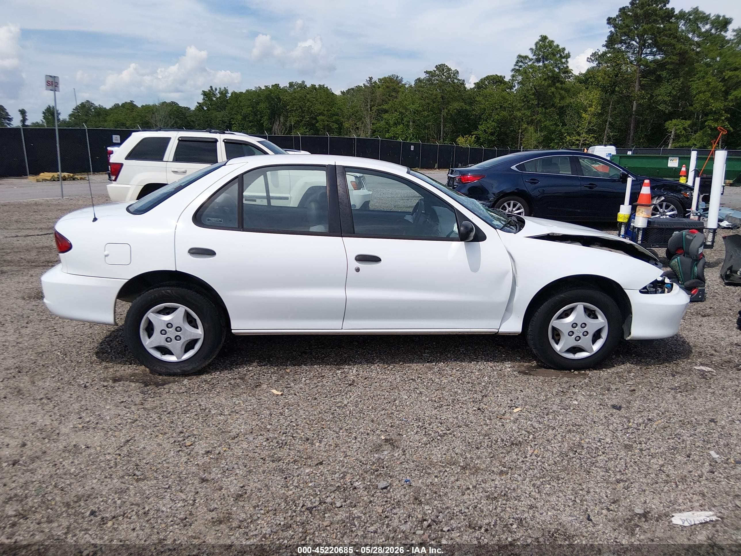 2001 Chevrolet Cavalier   White vin: 1G1JC524117273541
