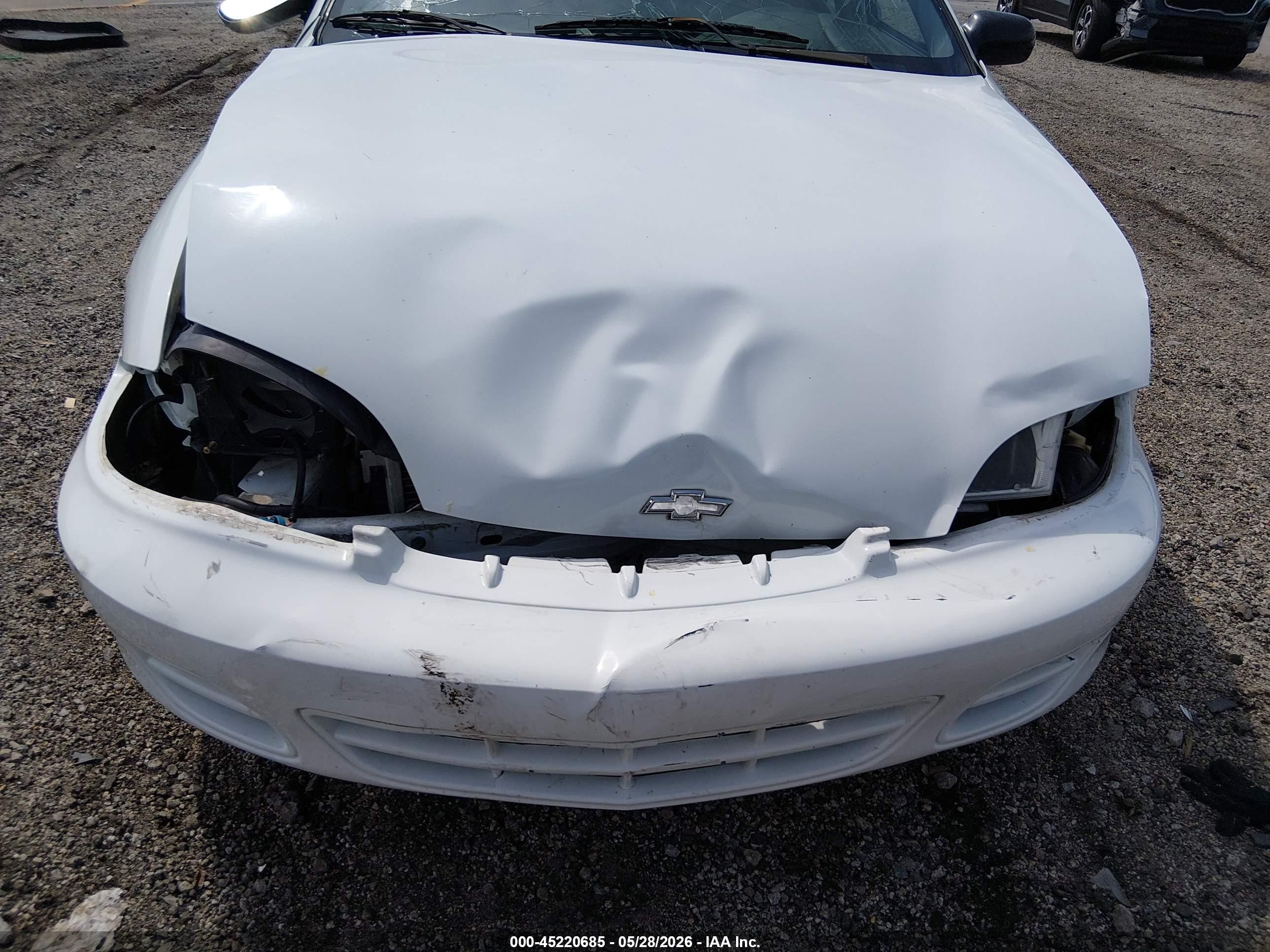 2001 Chevrolet Cavalier   White vin: 1G1JC524117273541