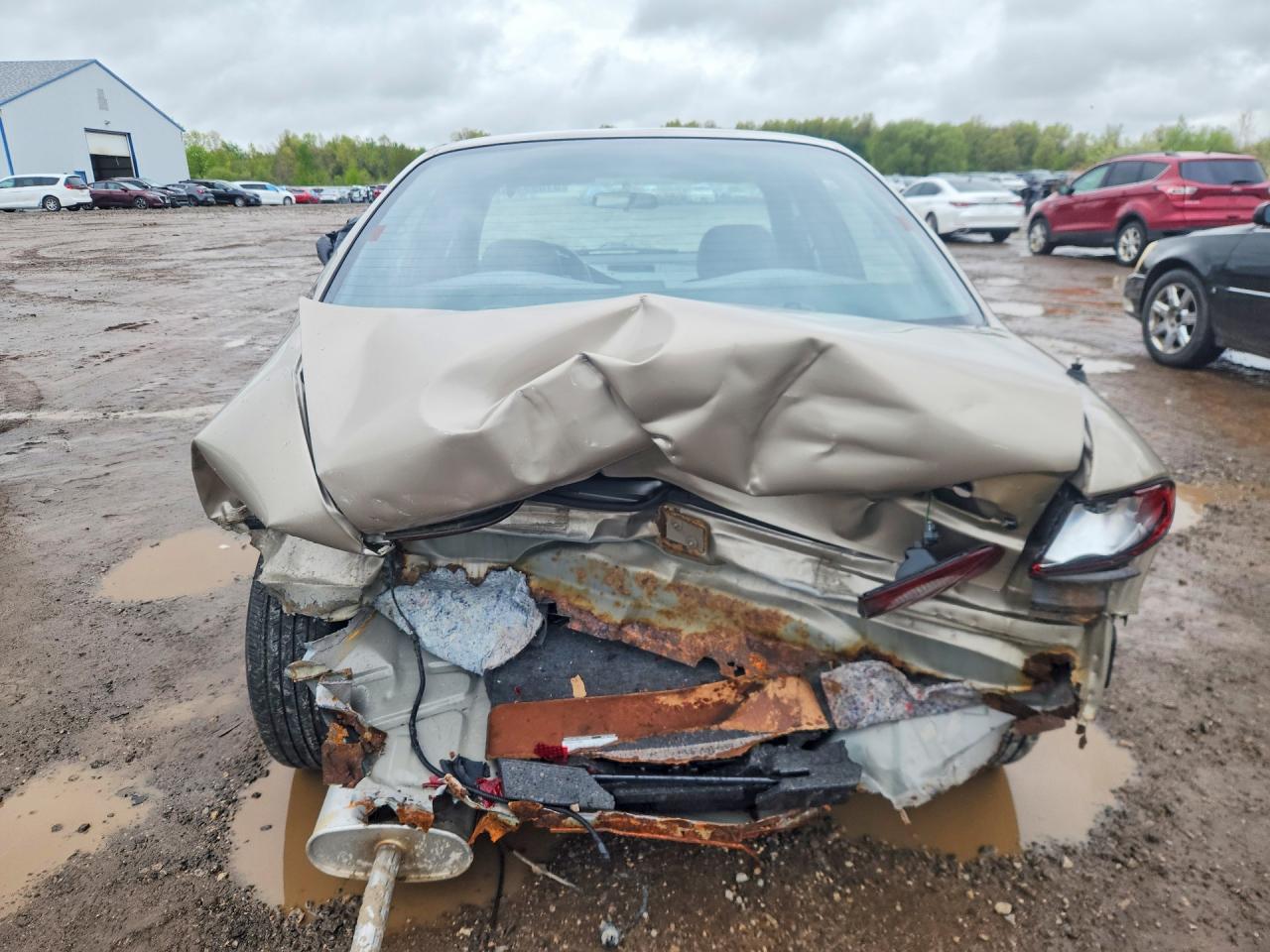 2001 Chevrolet Cavalier Gold vin: 1G1JC524217410664