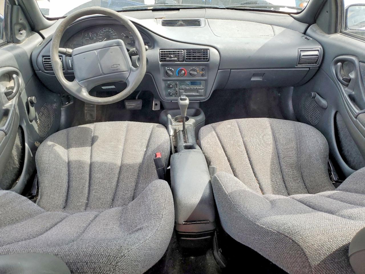1999 Chevrolet Cavalier 4d White vin: 1G1JC5242X7300917