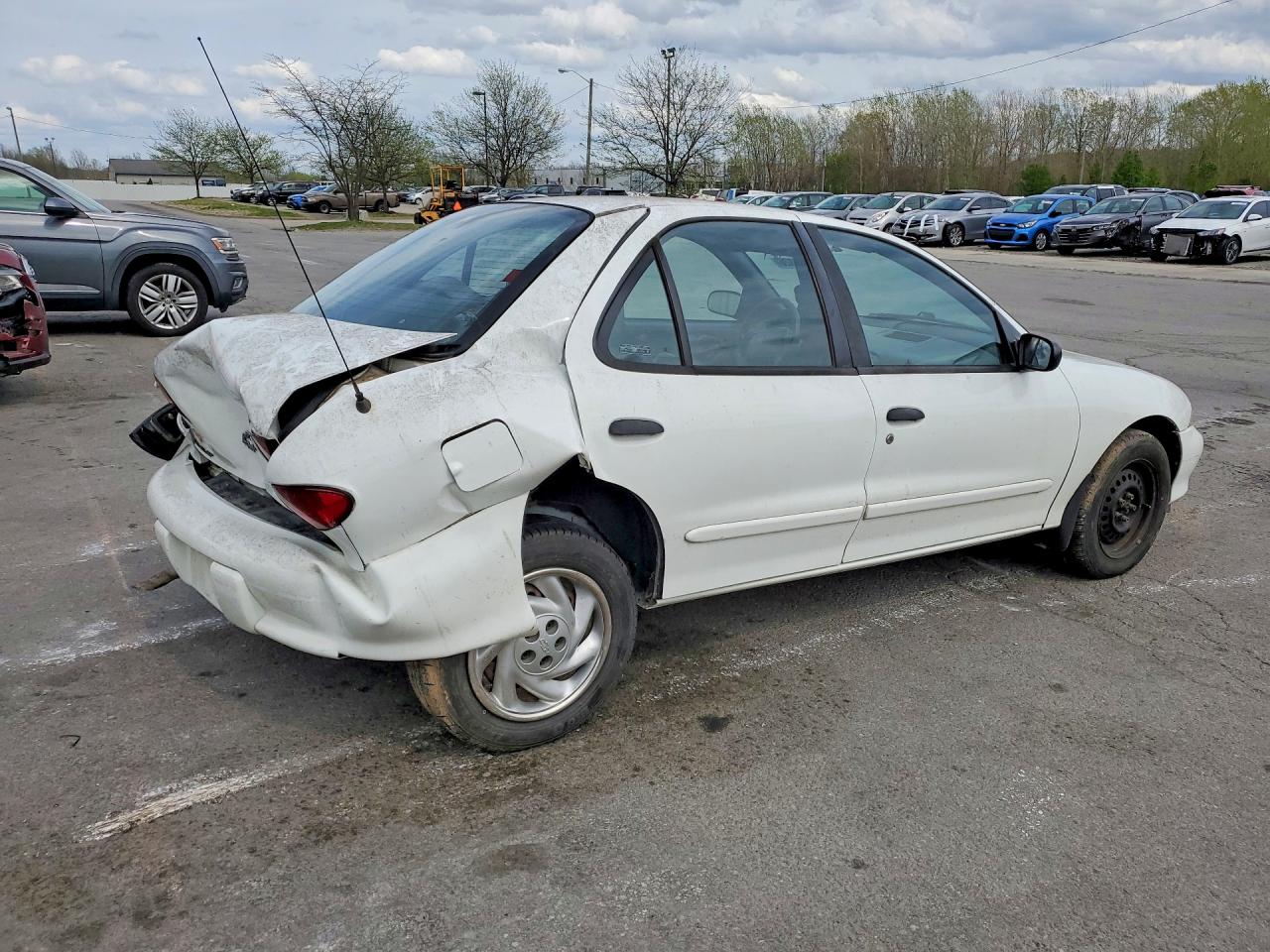 1999 Chevrolet Cavalier 4d White vin: 1G1JC5242X7300917