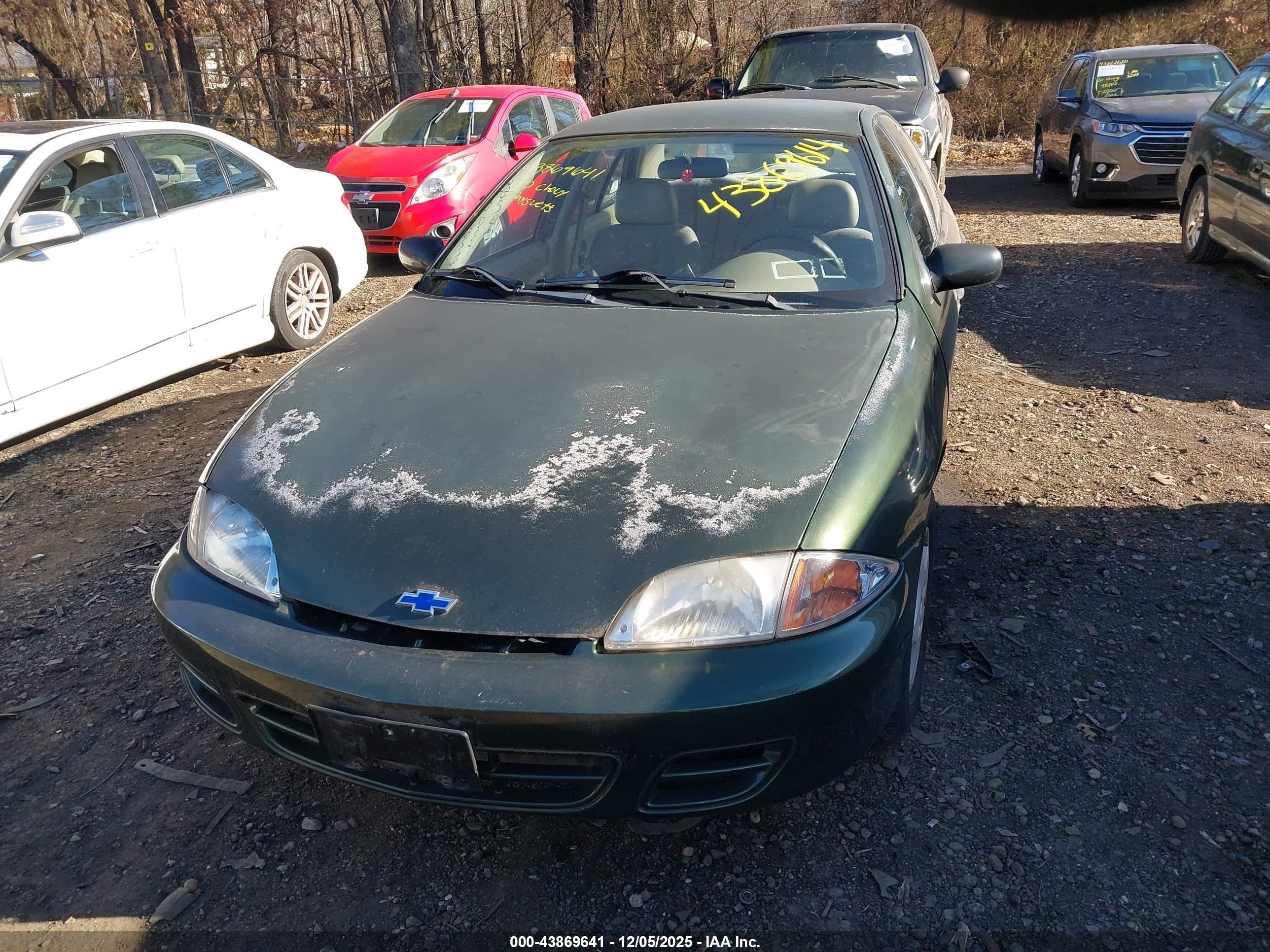 2000 Chevrolet Cavalier   Green vin: 1G1JC5244Y7389407