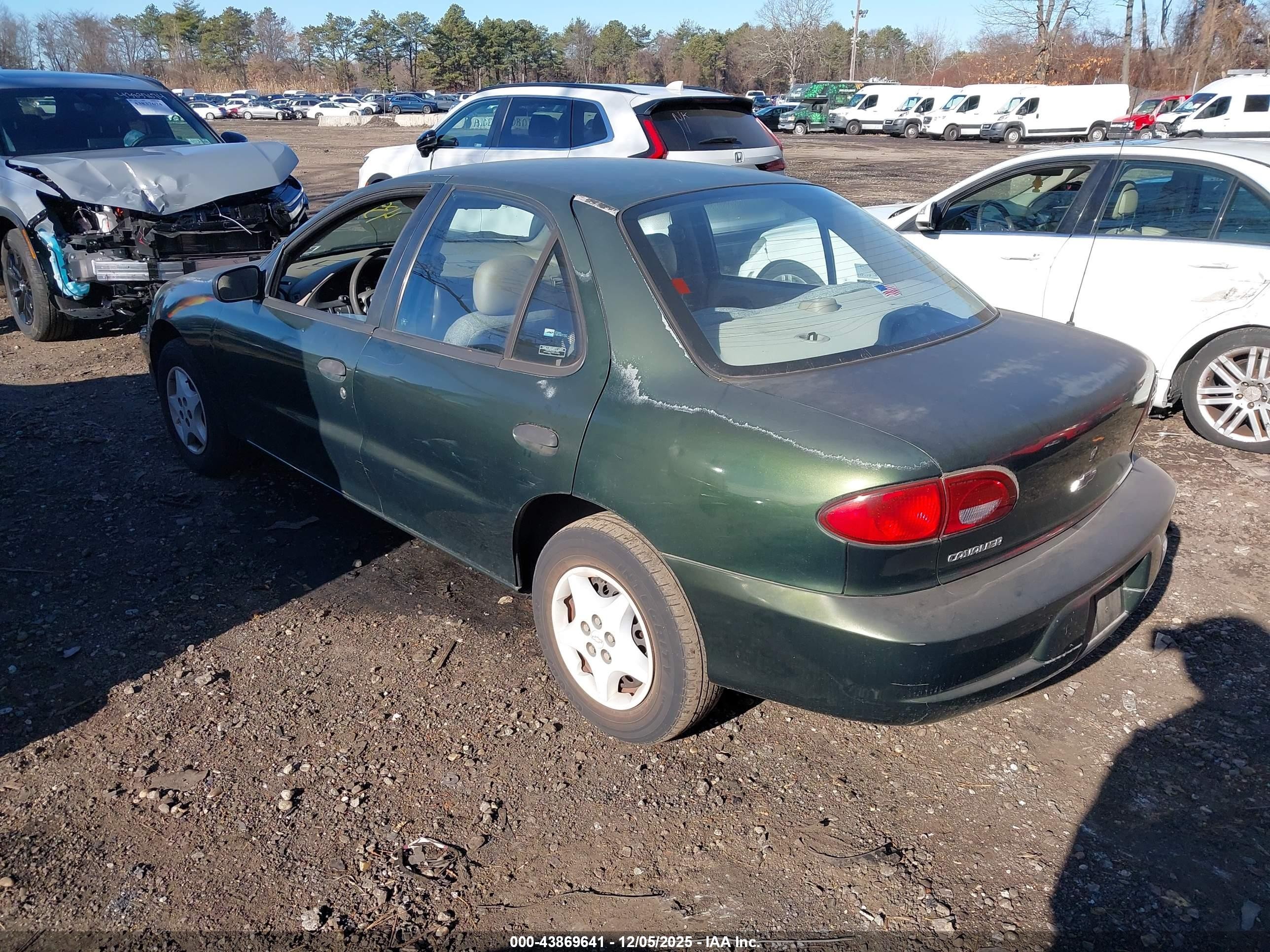2000 Chevrolet Cavalier   Green vin: 1G1JC5244Y7389407