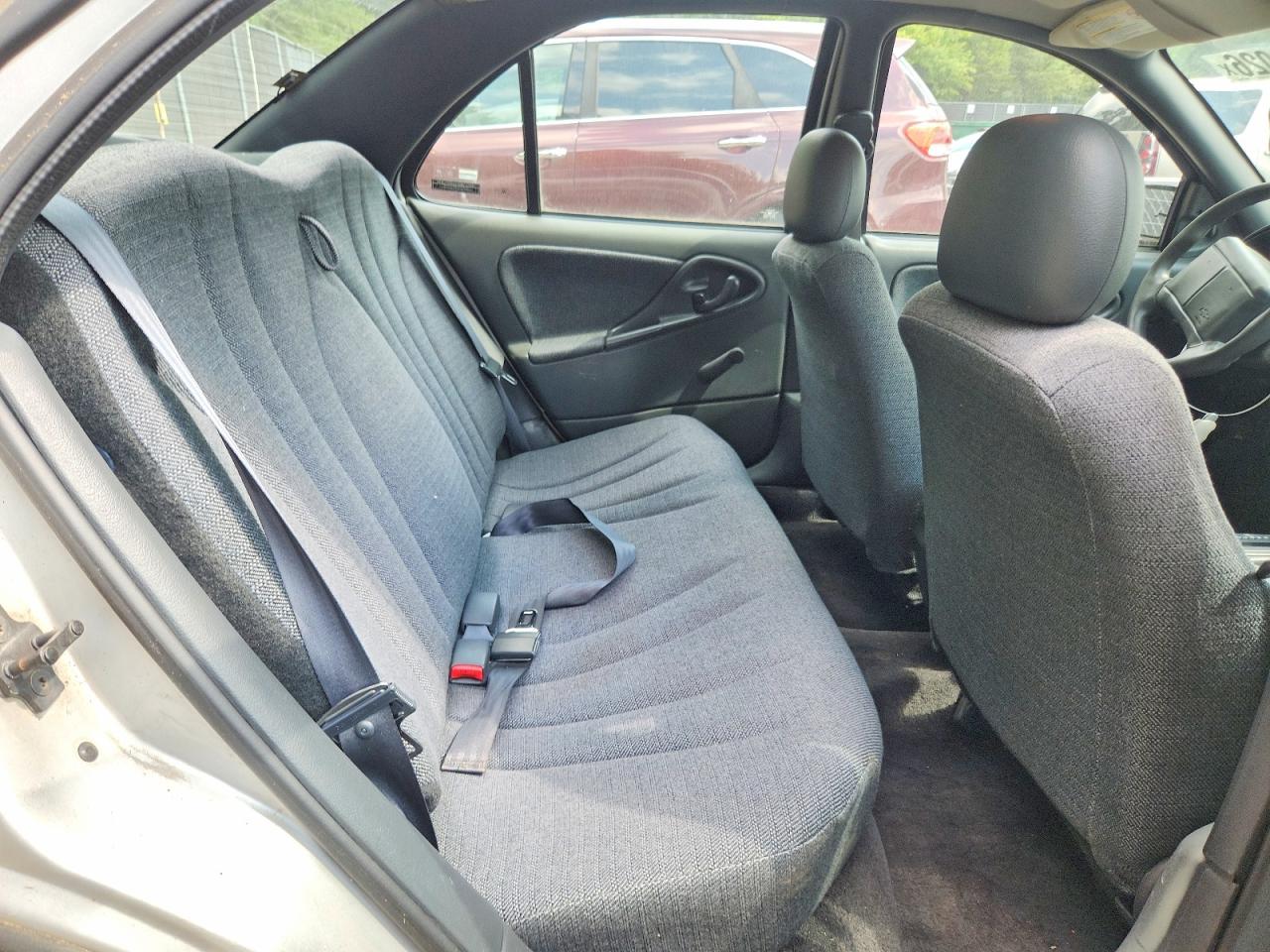2002 Chevrolet Cavalier Base Silver vin: 1G1JC524527384322