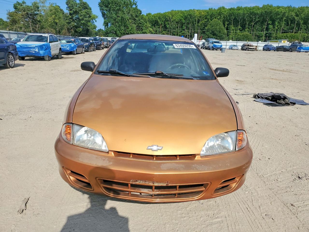 2002 Chevrolet Cavalier Base Золотой vin: 1G1JC524527404911