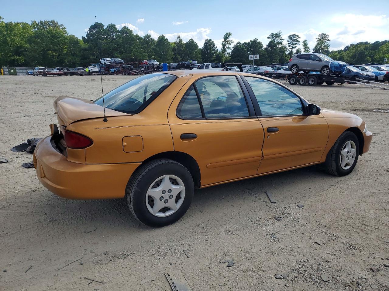 2002 Chevrolet Cavalier Base Золотой vin: 1G1JC524527404911