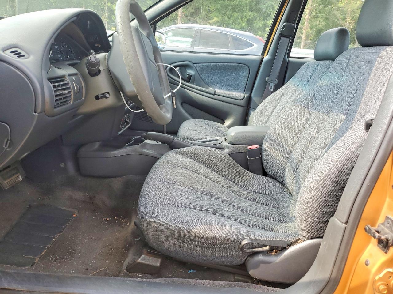 2002 Chevrolet Cavalier Base Золотой vin: 1G1JC524527404911
