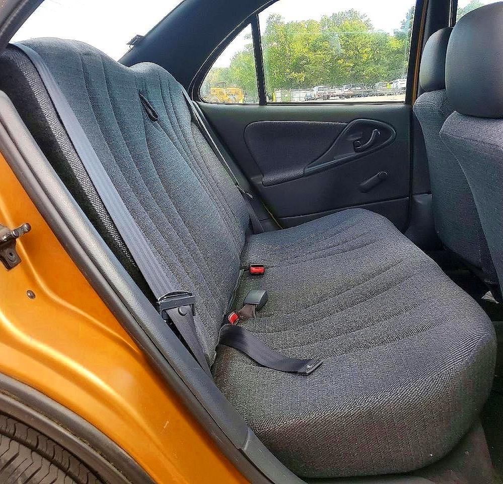 2002 Chevrolet Cavalier Base Золотой vin: 1G1JC524527404911