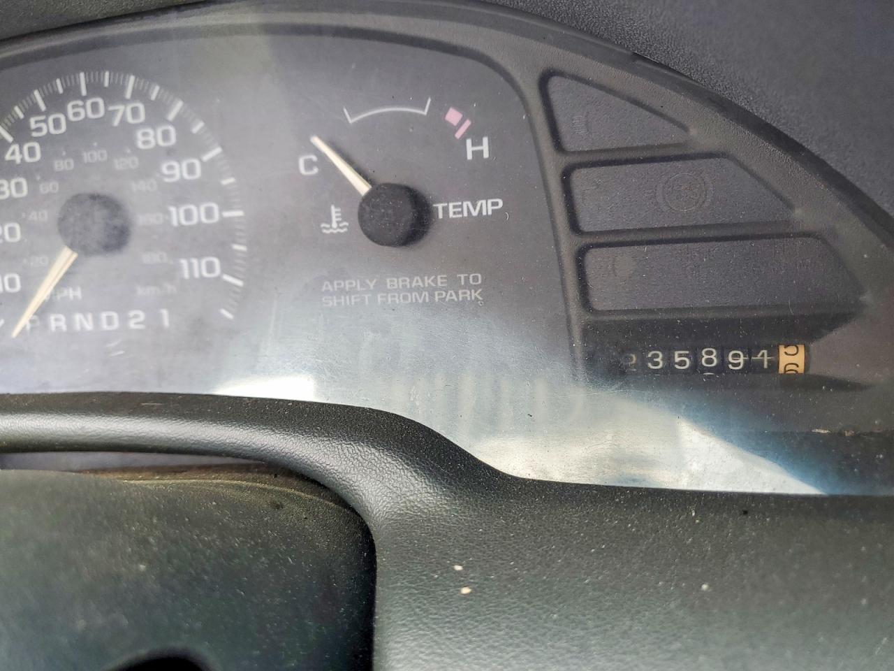 1997 Chevrolet Cavalier Red vin: 1G1JC5246V7325705