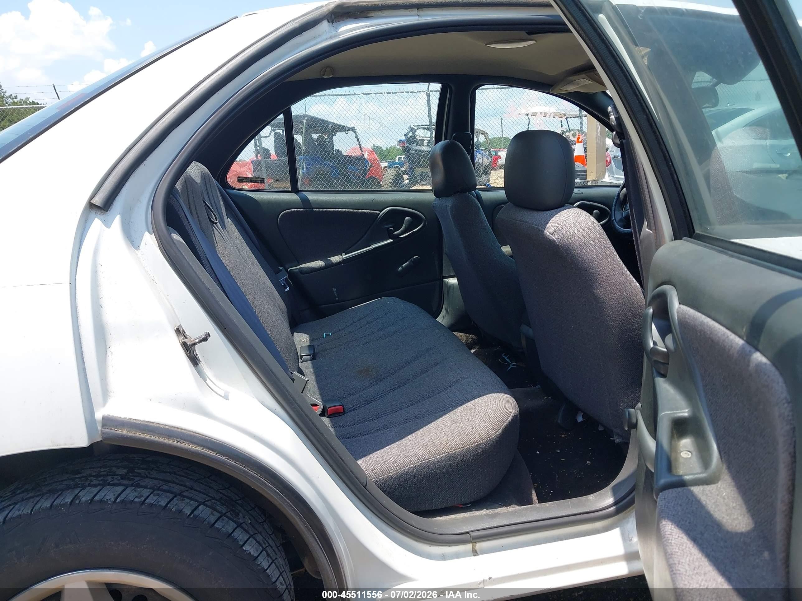 2000 Chevrolet Cavalier   White vin: 1G1JC5246Y7239363