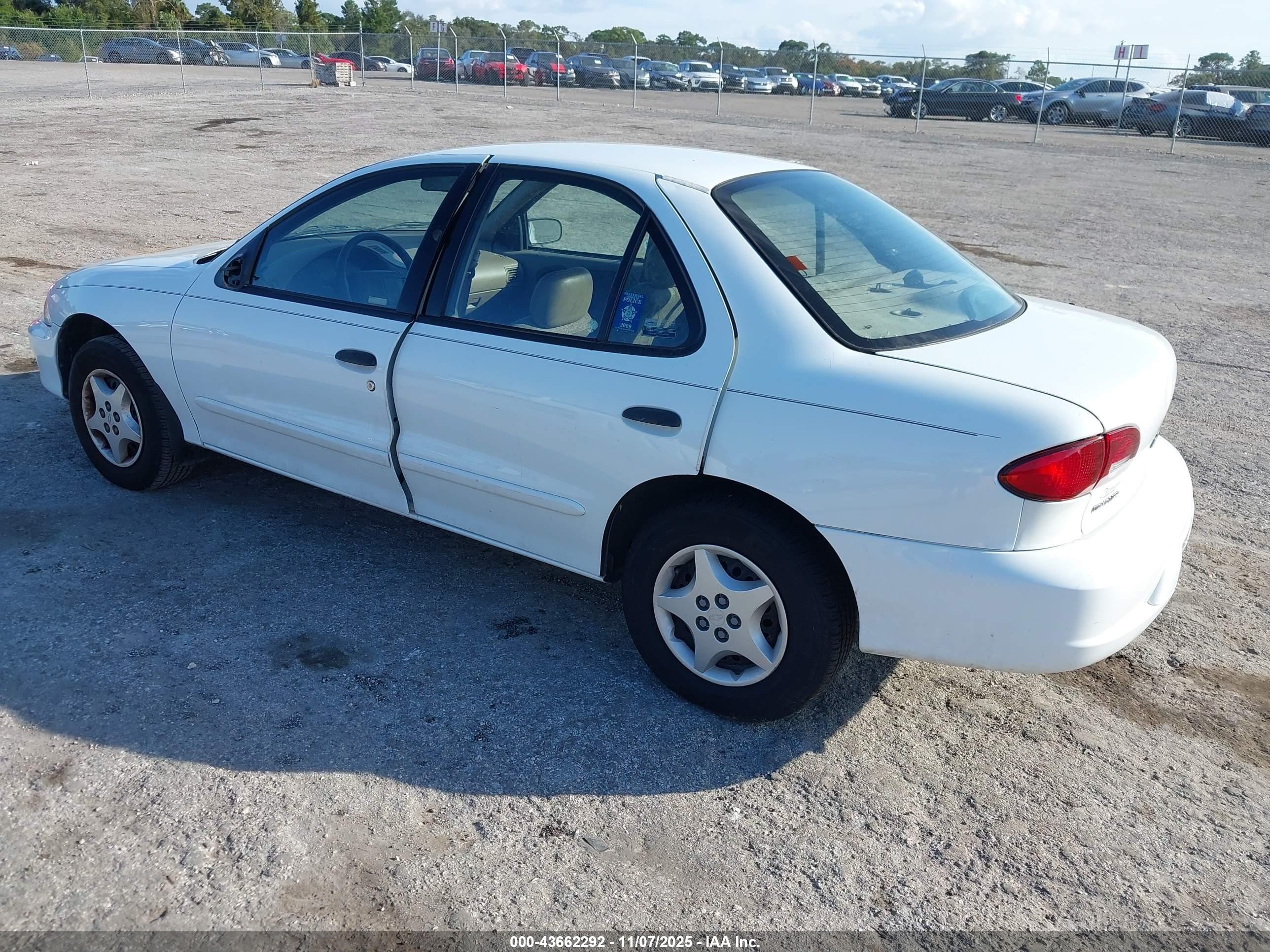2000 Chevrolet Cavalier   White vin: 1G1JC5247Y7290855