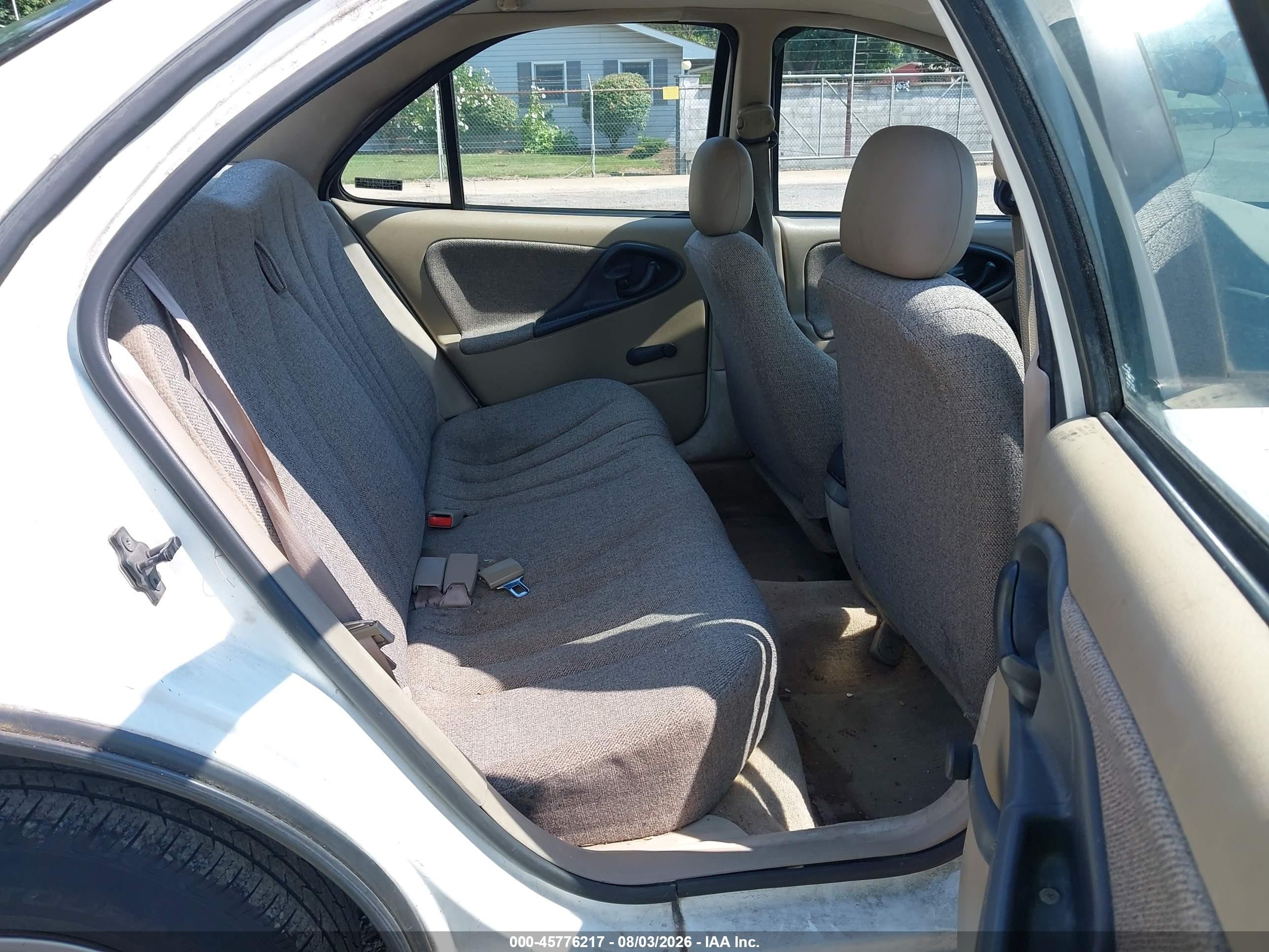 2001 Chevrolet Cavalier   White vin: 1G1JC524X17279595