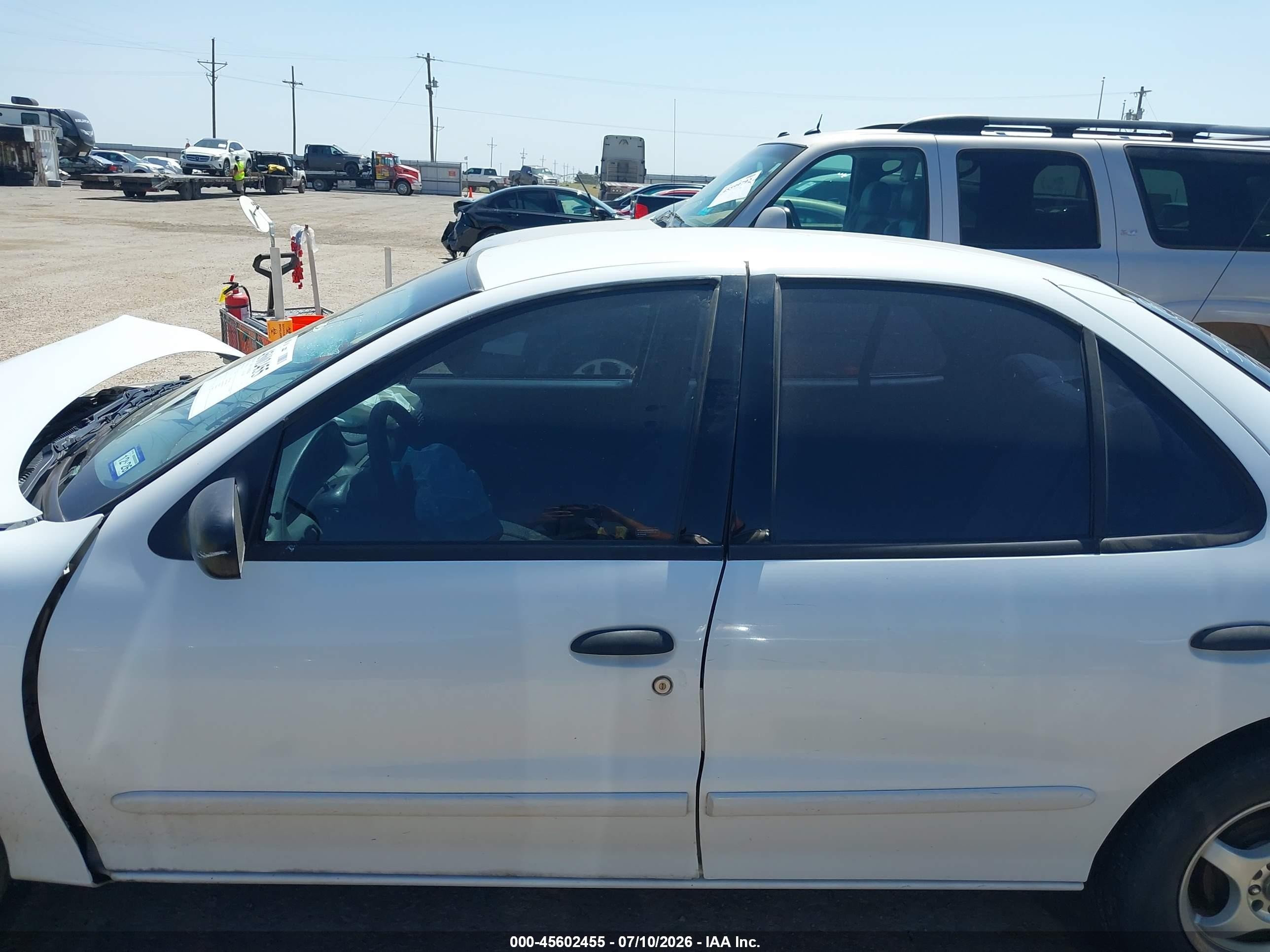 2005 Chevrolet Cavalier   Белый vin: 1G1JC52F157147803