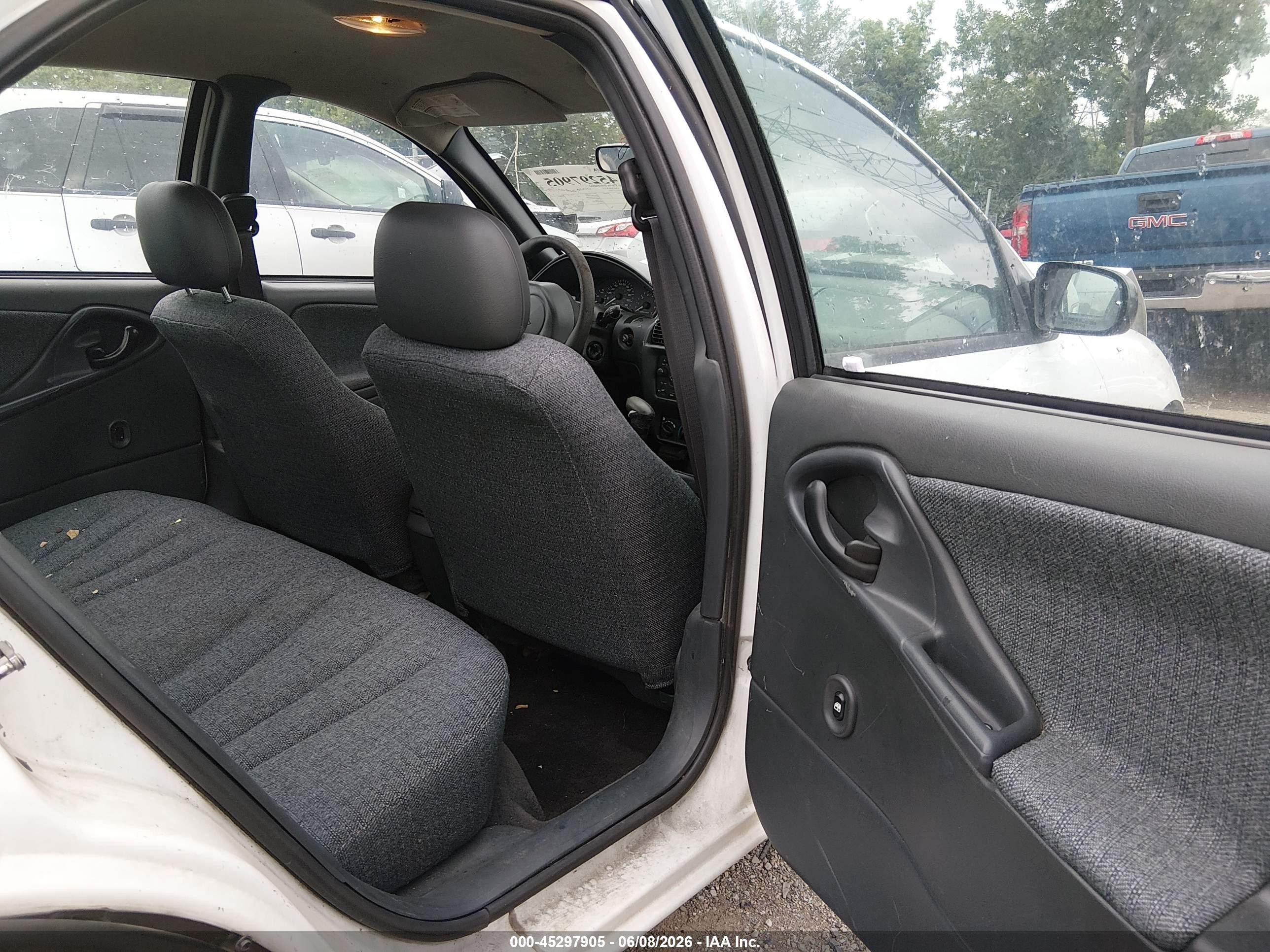 2005 Chevrolet Cavalier   Белый vin: 1G1JC52F357154641