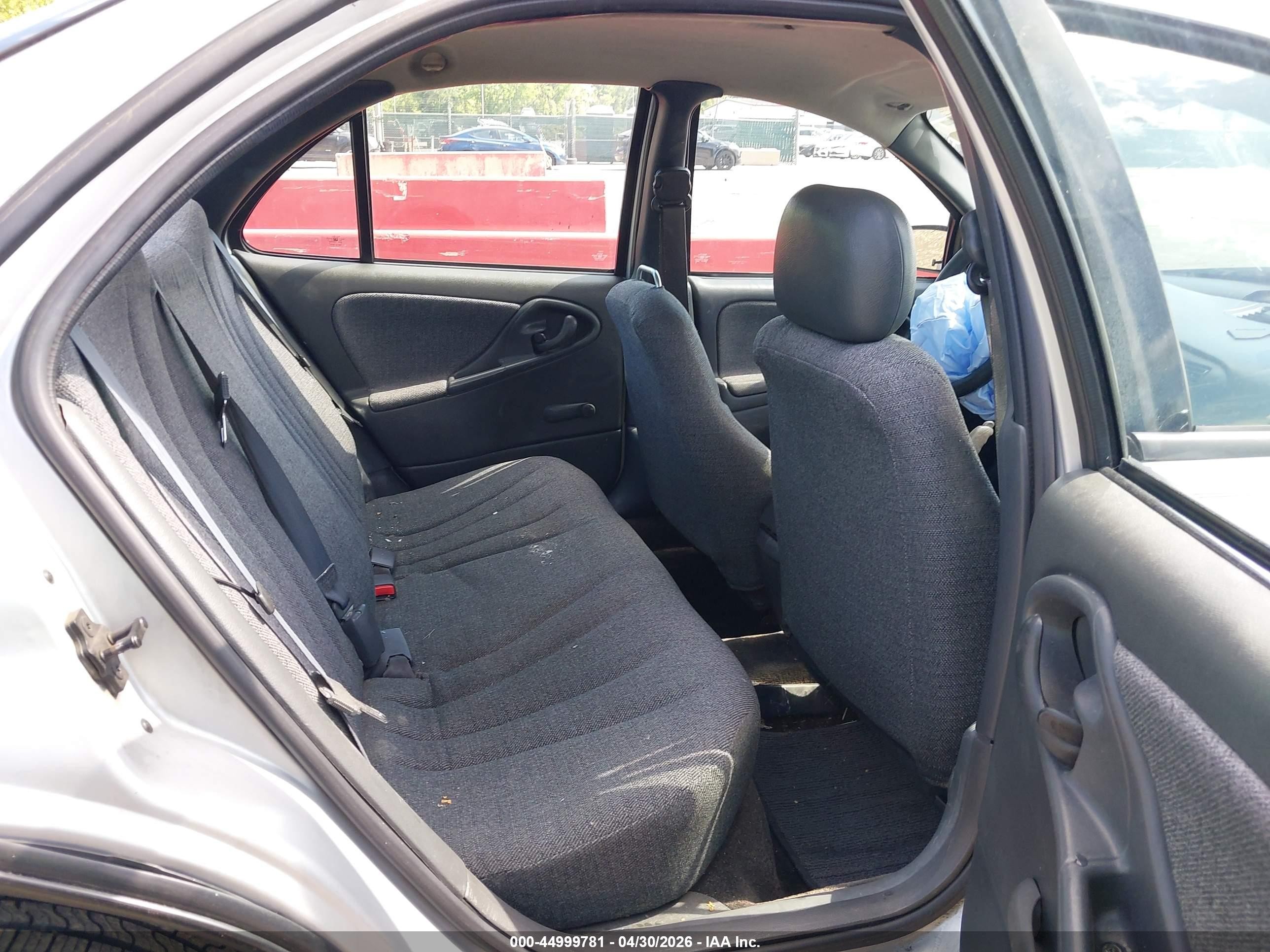 2003 Chevrolet Cavalier   Серебряный vin: 1G1JC52F837141509