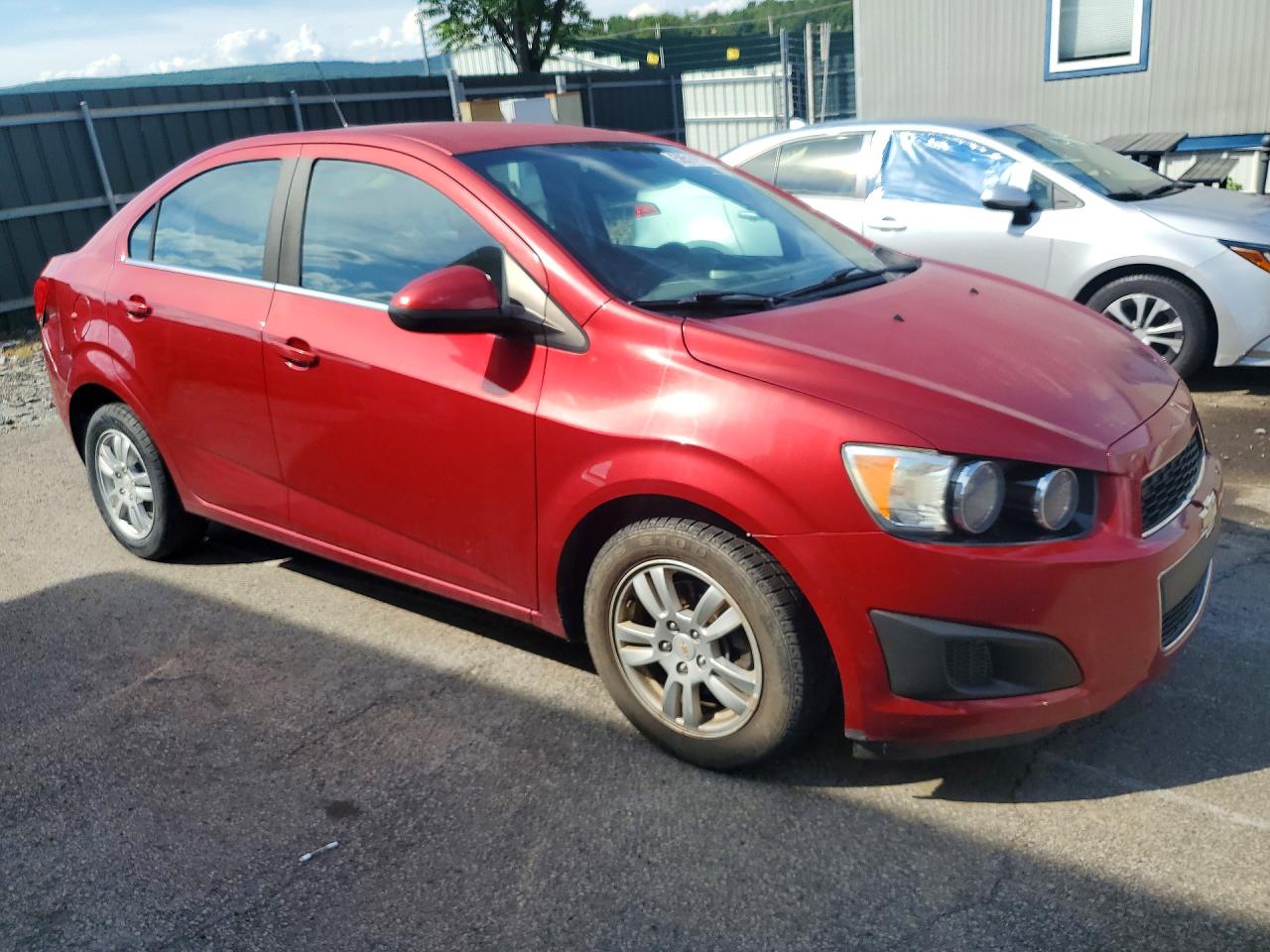 2012 Chev Sonic Burgundy vin: 1G1JC5SB1C4187472