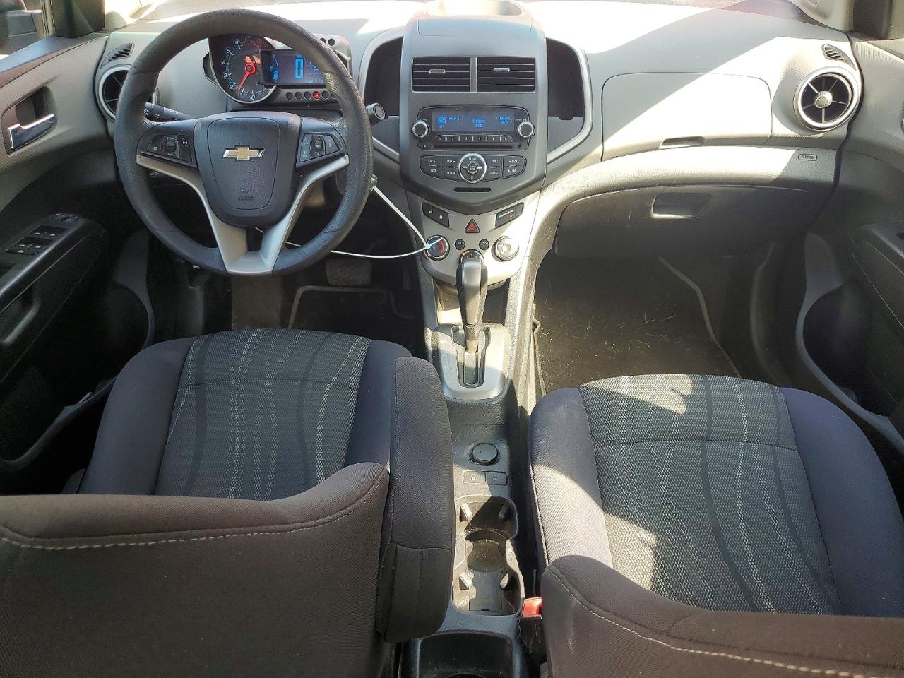 2012 Chev Sonic Burgundy vin: 1G1JC5SB1C4187472