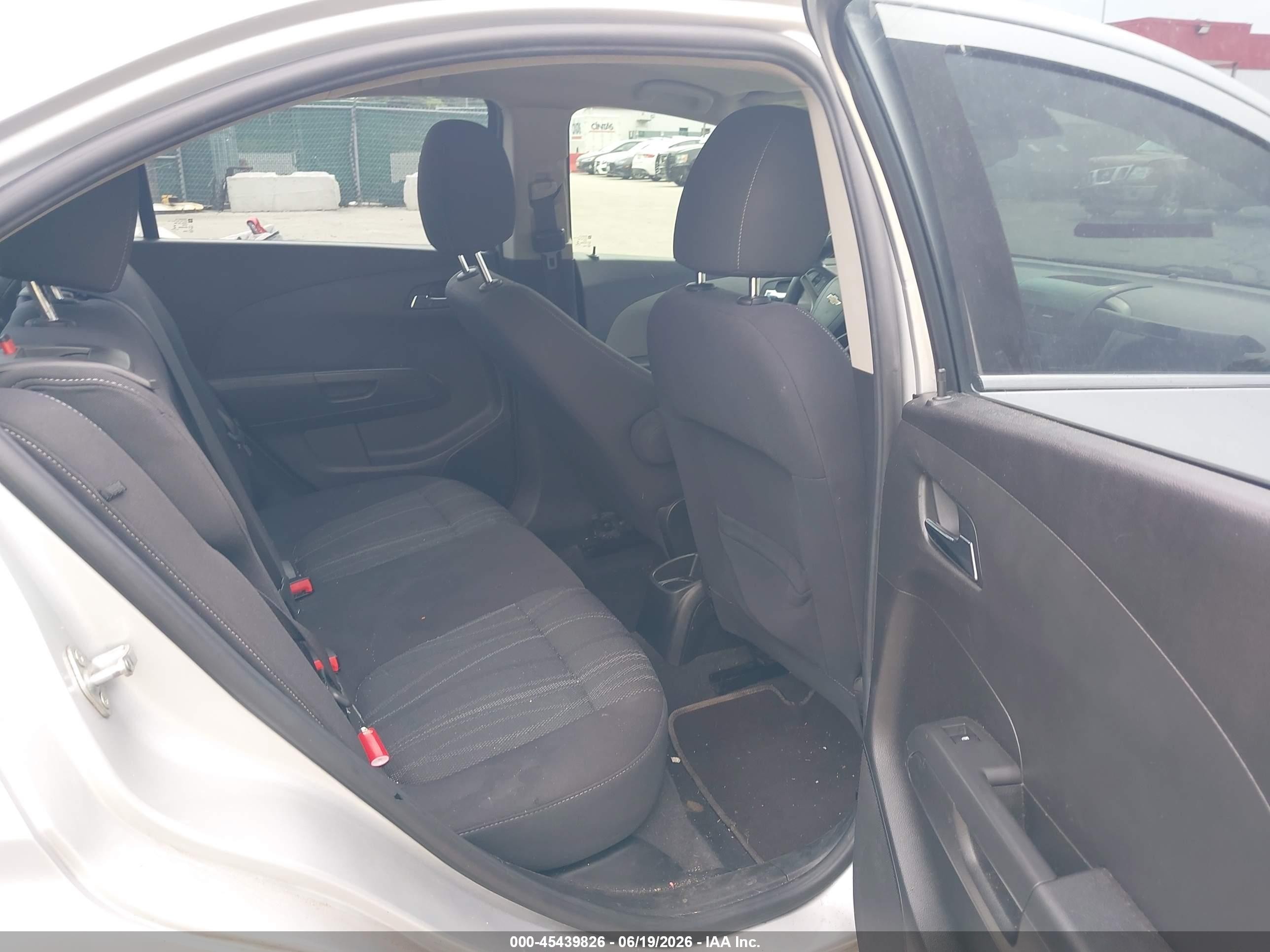 2013 Chevrolet Sonic Lt Auto Silver vin: 1G1JC5SB3D4136864