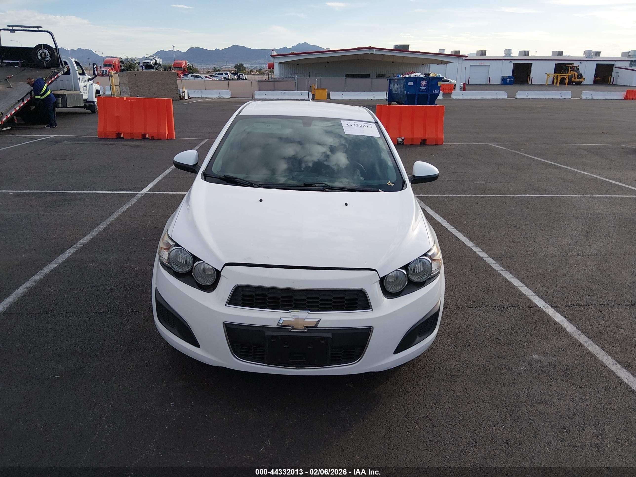 2016 Chevrolet Sonic Lt Auto White vin: 1G1JC5SB3G4106302