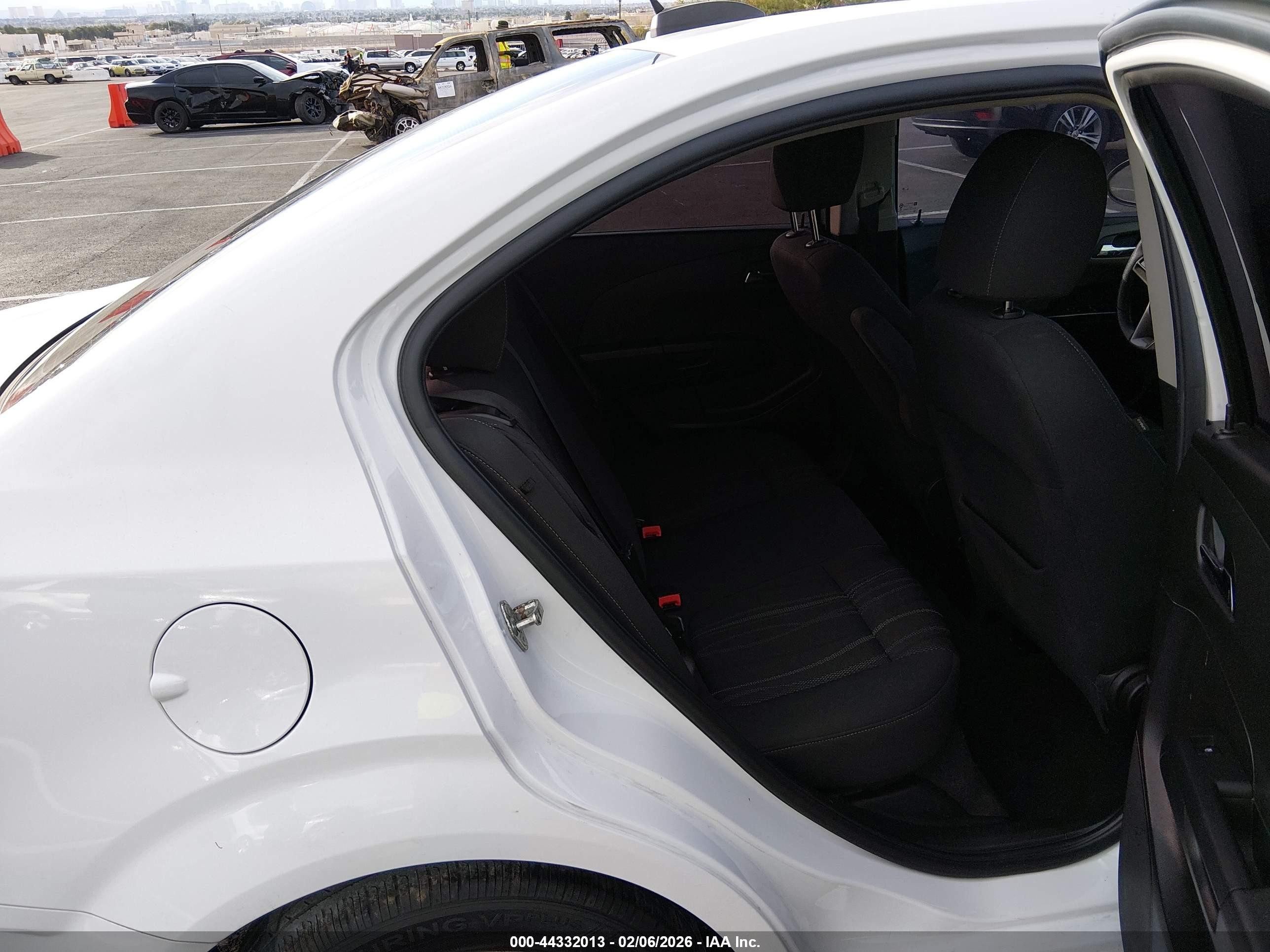 2016 Chevrolet Sonic Lt Auto White vin: 1G1JC5SB3G4106302