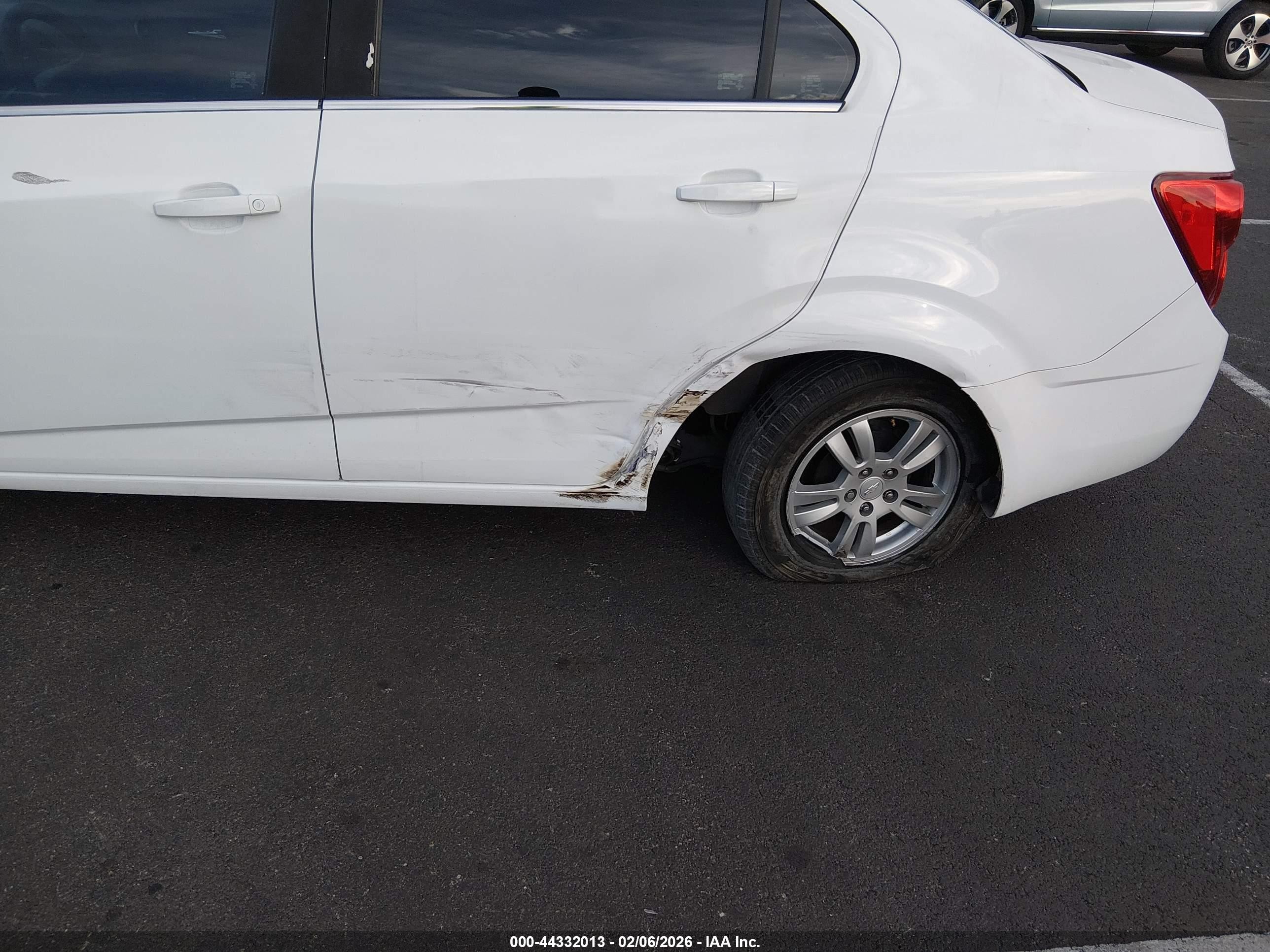 2016 Chevrolet Sonic Lt Auto White vin: 1G1JC5SB3G4106302