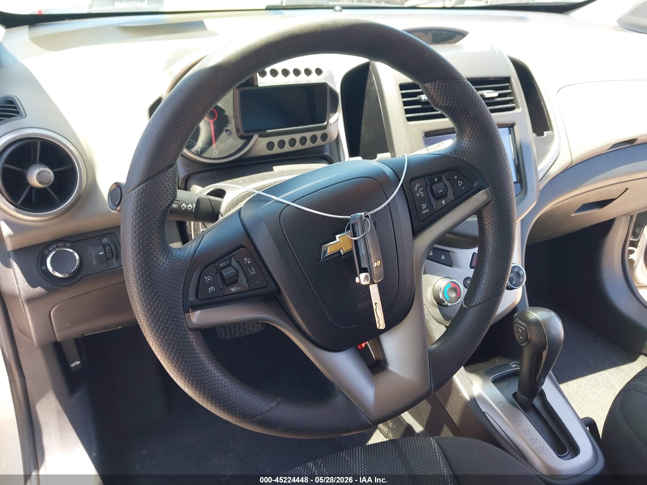 2016 Chevrolet Sonic Lt Auto Silver vin: 1G1JC5SBXG4114929