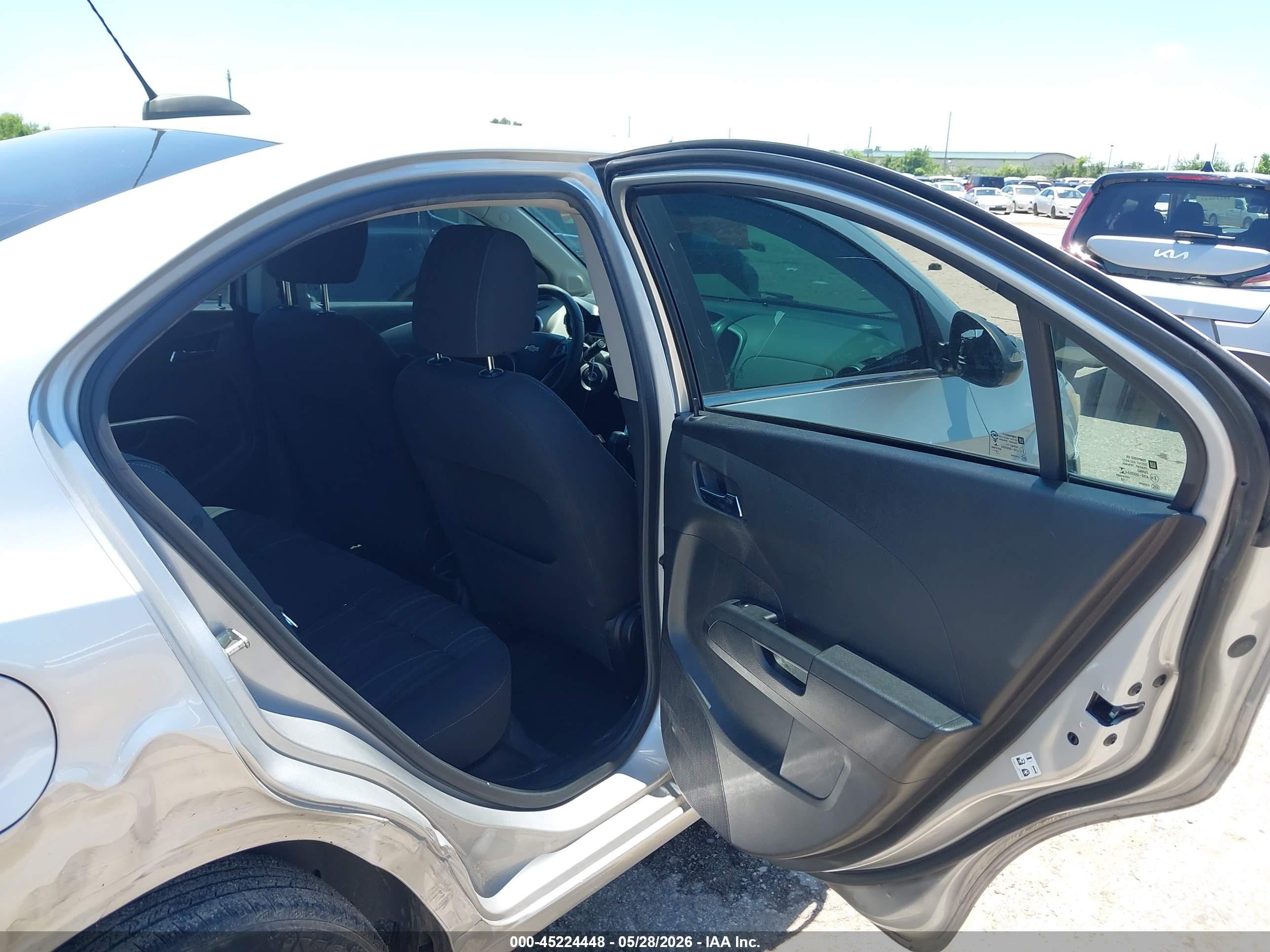 2016 Chevrolet Sonic Lt Auto Silver vin: 1G1JC5SBXG4114929