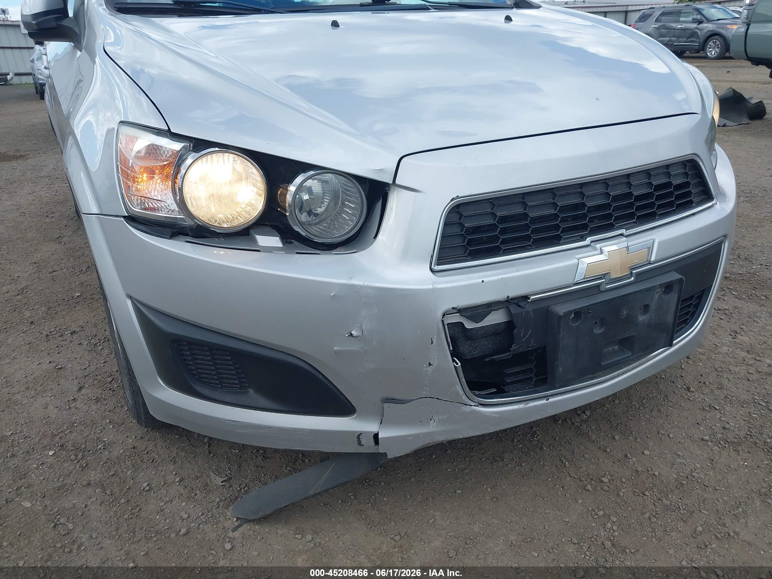 2015 Chevrolet Sonic Lt Auto Silver vin: 1G1JC5SG1F4208188