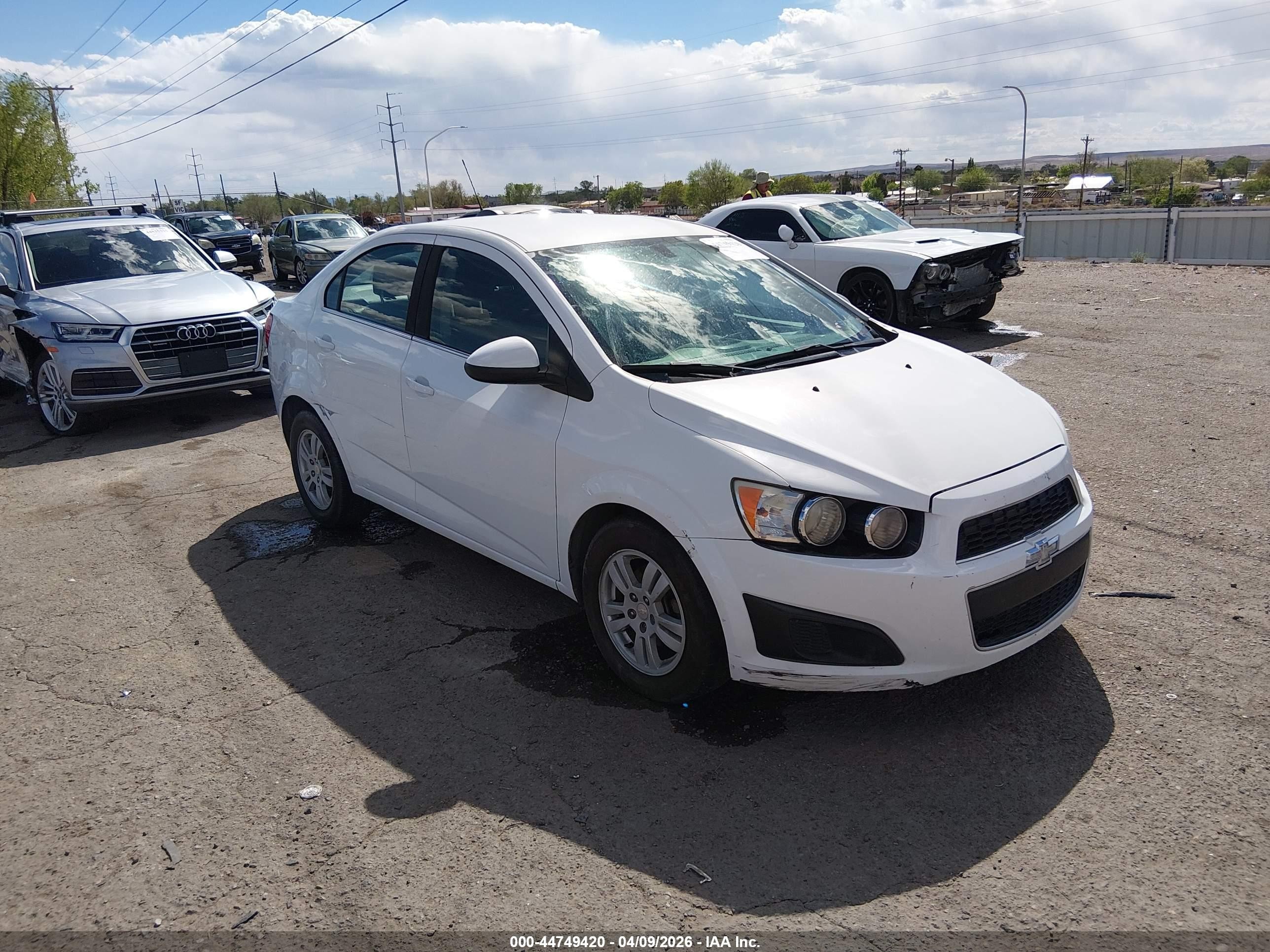 2015 Chevrolet Sonic Lt Auto Белый vin: 1G1JC5SG3F4201386