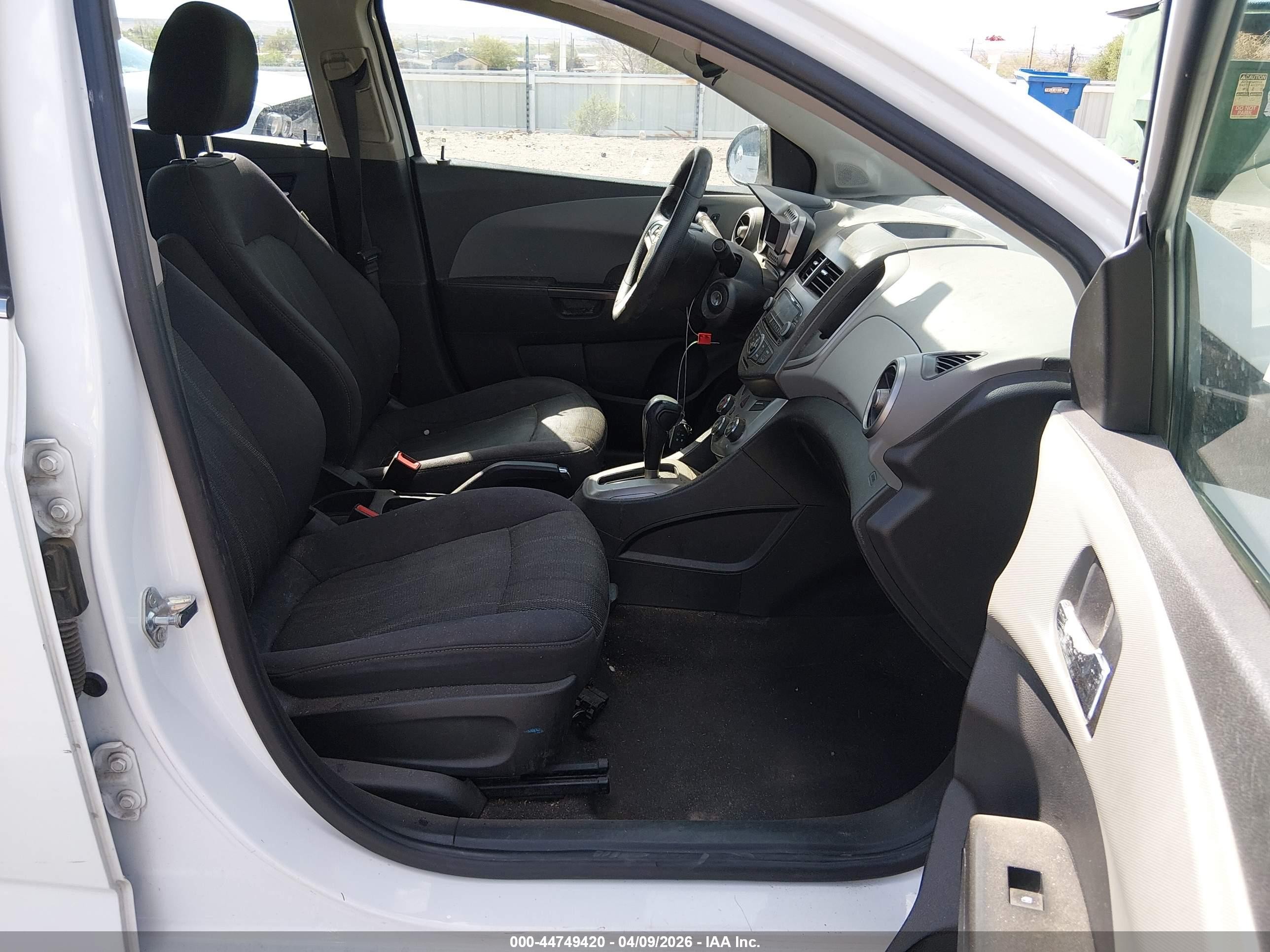 2015 Chevrolet Sonic Lt Auto White vin: 1G1JC5SG3F4201386