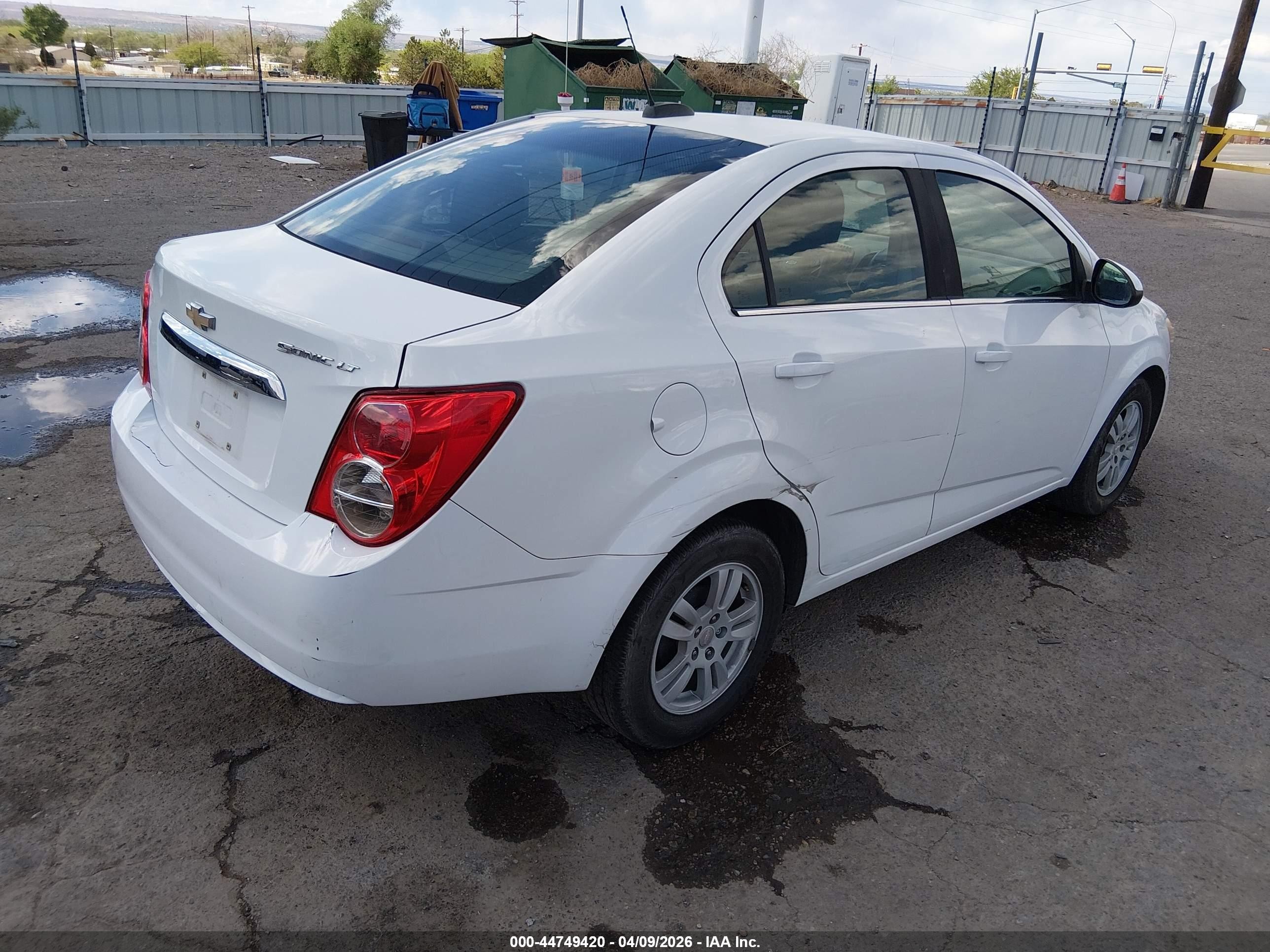 2015 Chevrolet Sonic Lt Auto White vin: 1G1JC5SG3F4201386