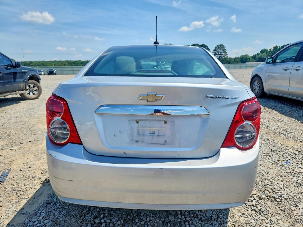 2015 Chevrolet Sonic Lt White vin: 1G1JC5SG5F4140669