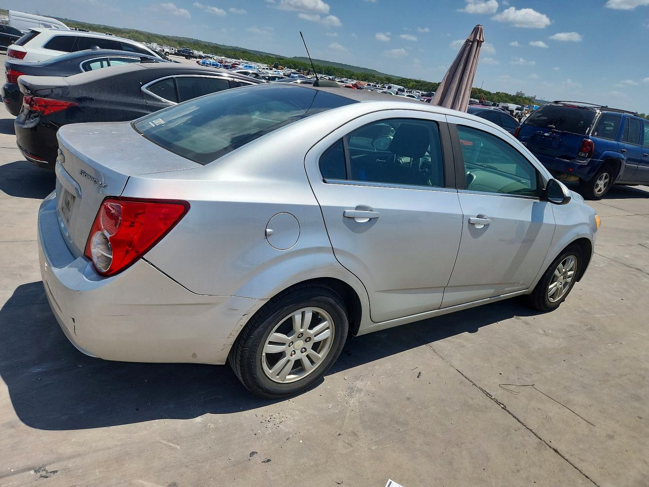 2015 Chevrolet Sonic Lt Серебряный vin: 1G1JC5SG5F4205004
