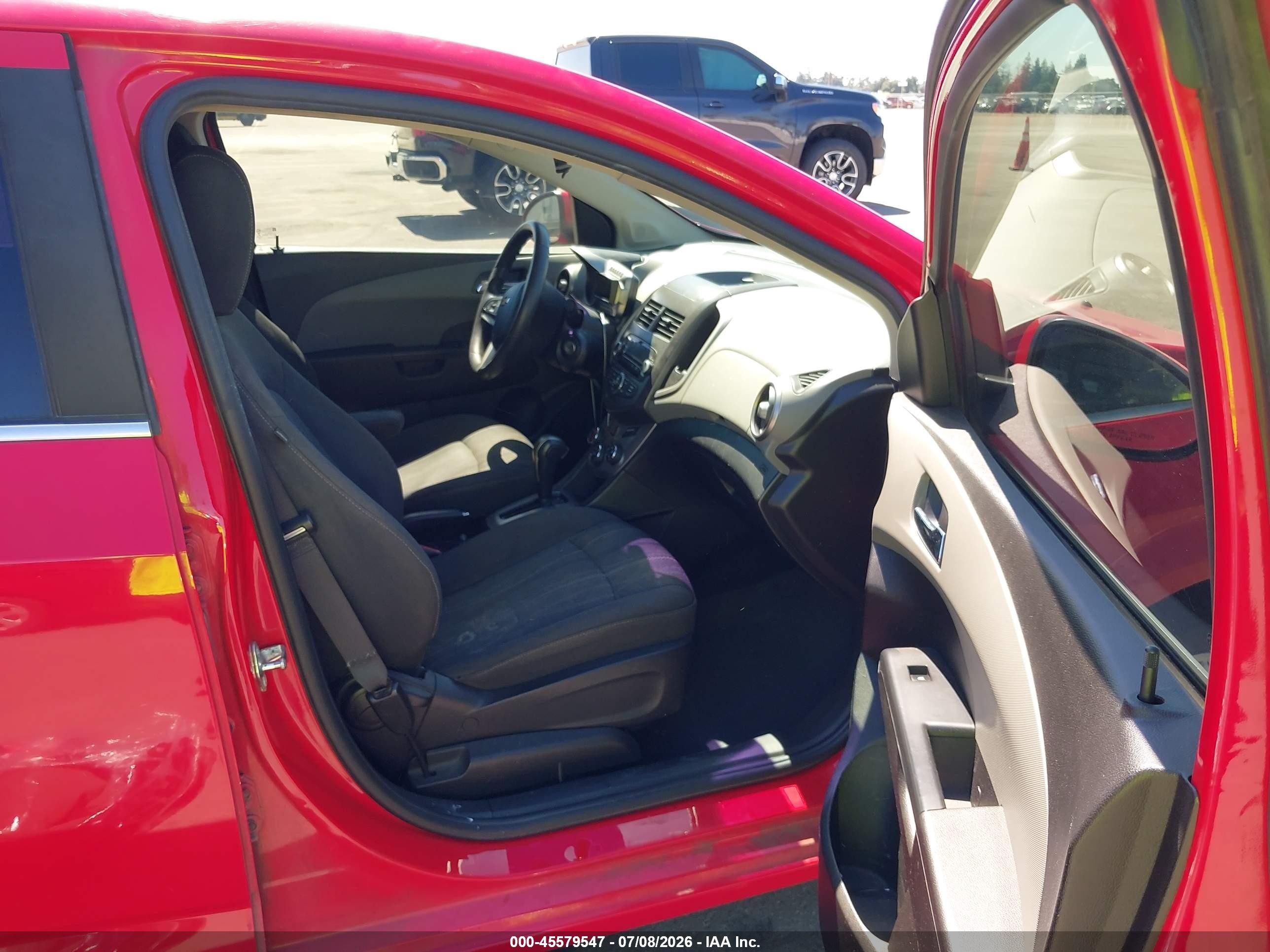 2015 Chevrolet Sonic Lt Auto Красный vin: 1G1JC5SG8F4189879