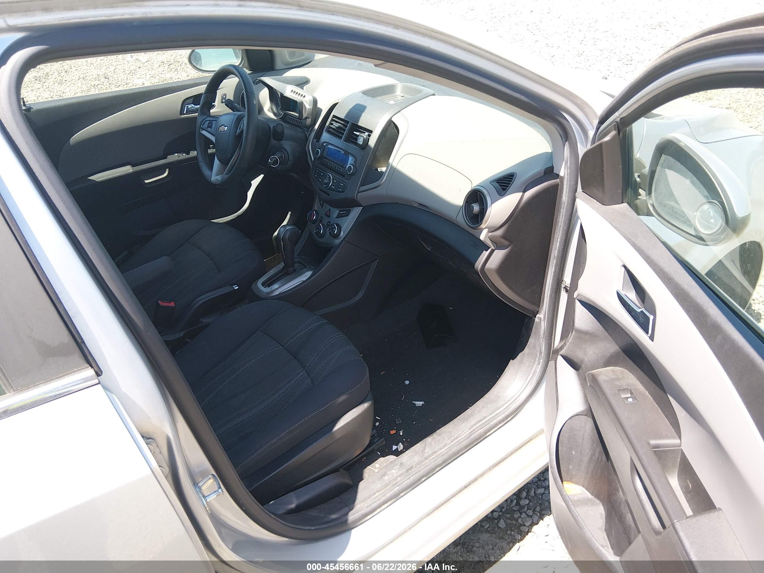 2015 Chevrolet Sonic Lt Auto Silver vin: 1G1JC5SH0F4113436