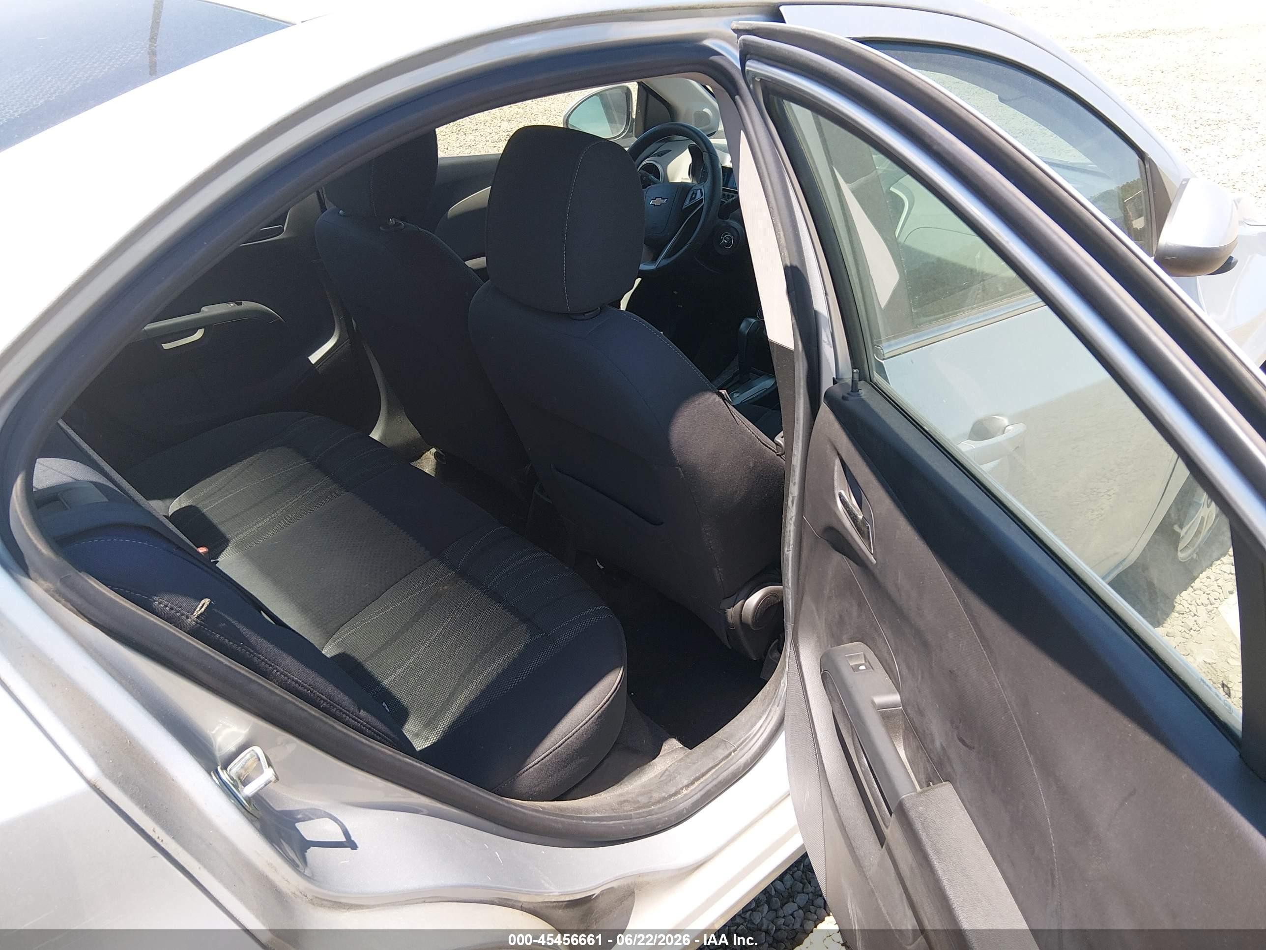 2015 Chevrolet Sonic Lt Auto Silver vin: 1G1JC5SH0F4113436