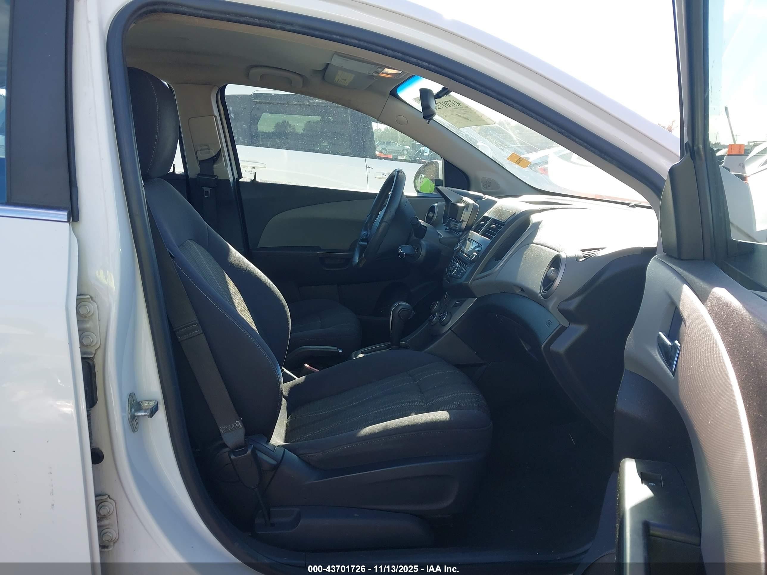 2013 Chevrolet Sonic Lt Auto White vin: 1G1JC5SH1D4113510