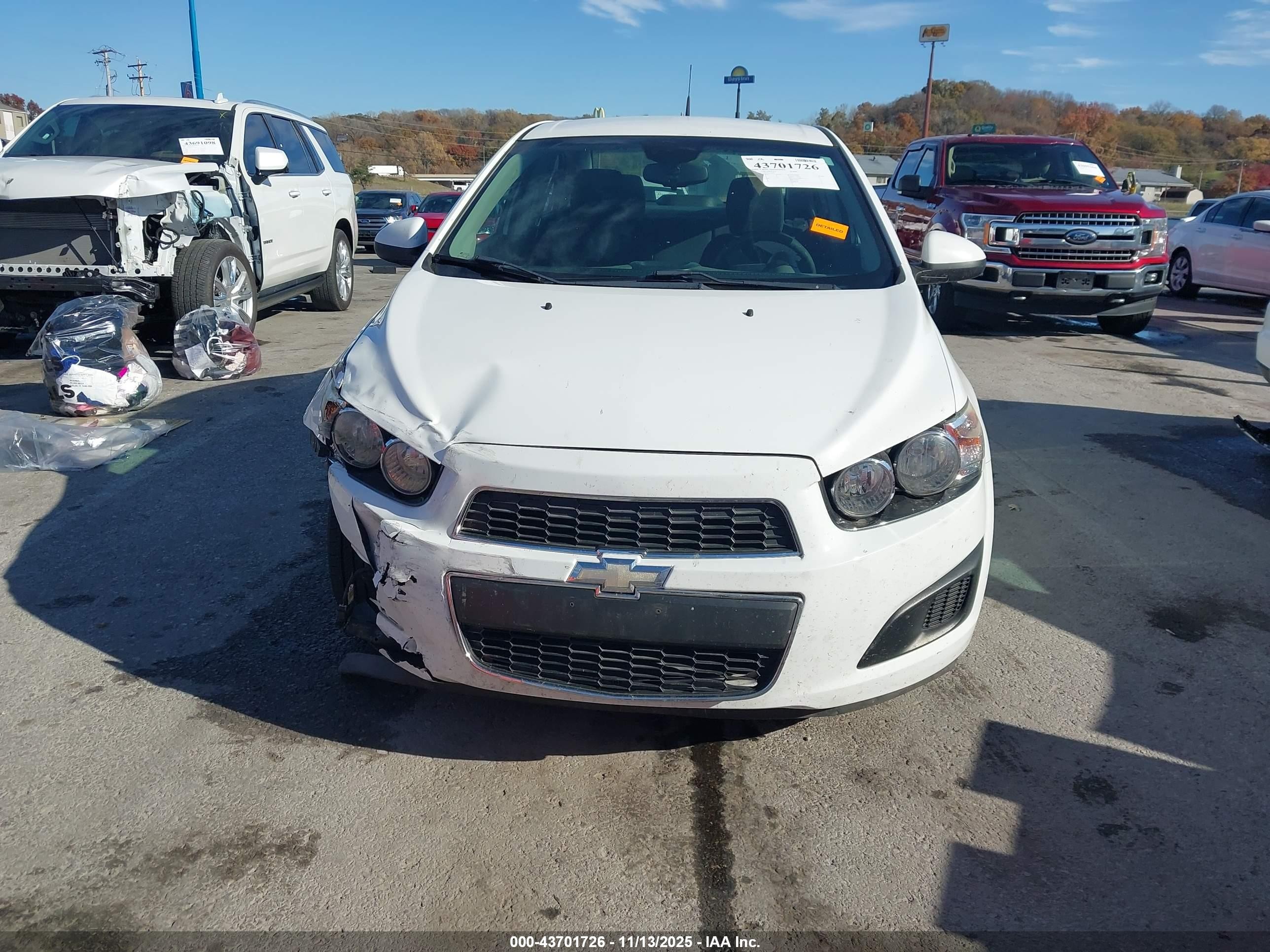 2013 Chevrolet Sonic Lt Auto White vin: 1G1JC5SH1D4113510