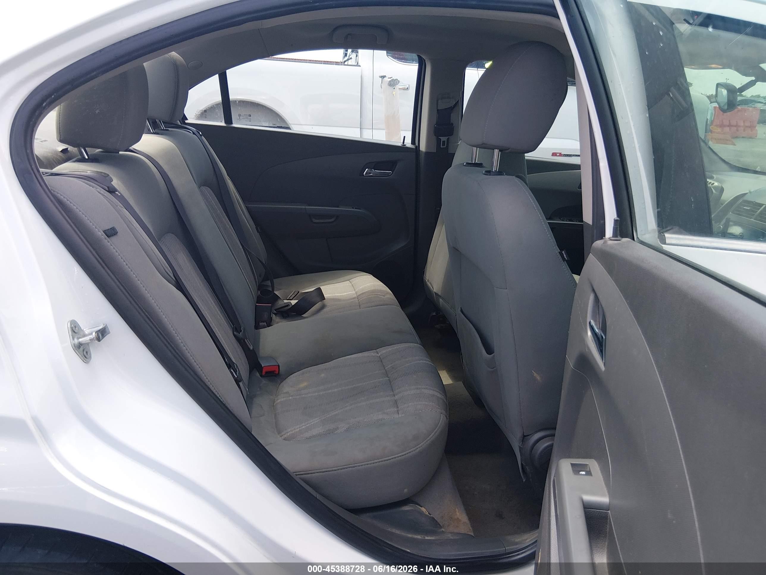 2014 Chevrolet Sonic Lt Auto White vin: 1G1JC5SH1E4219411