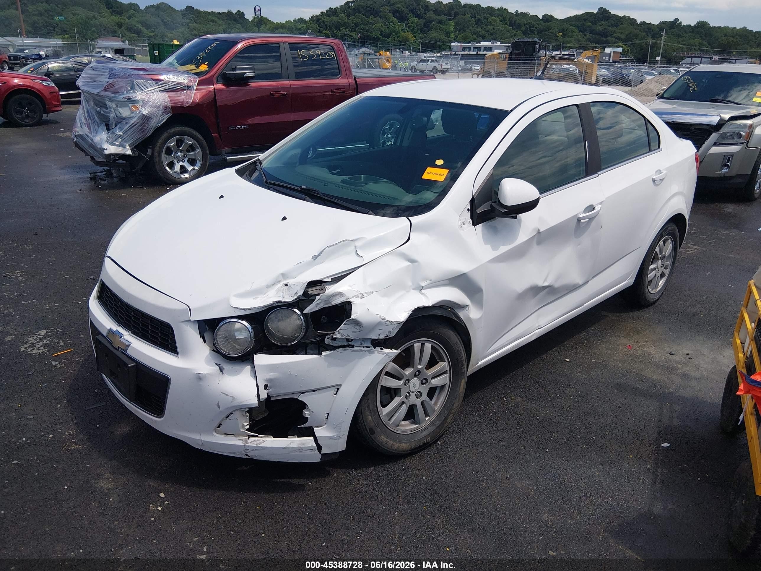 2014 Chevrolet Sonic Lt Auto White vin: 1G1JC5SH1E4219411