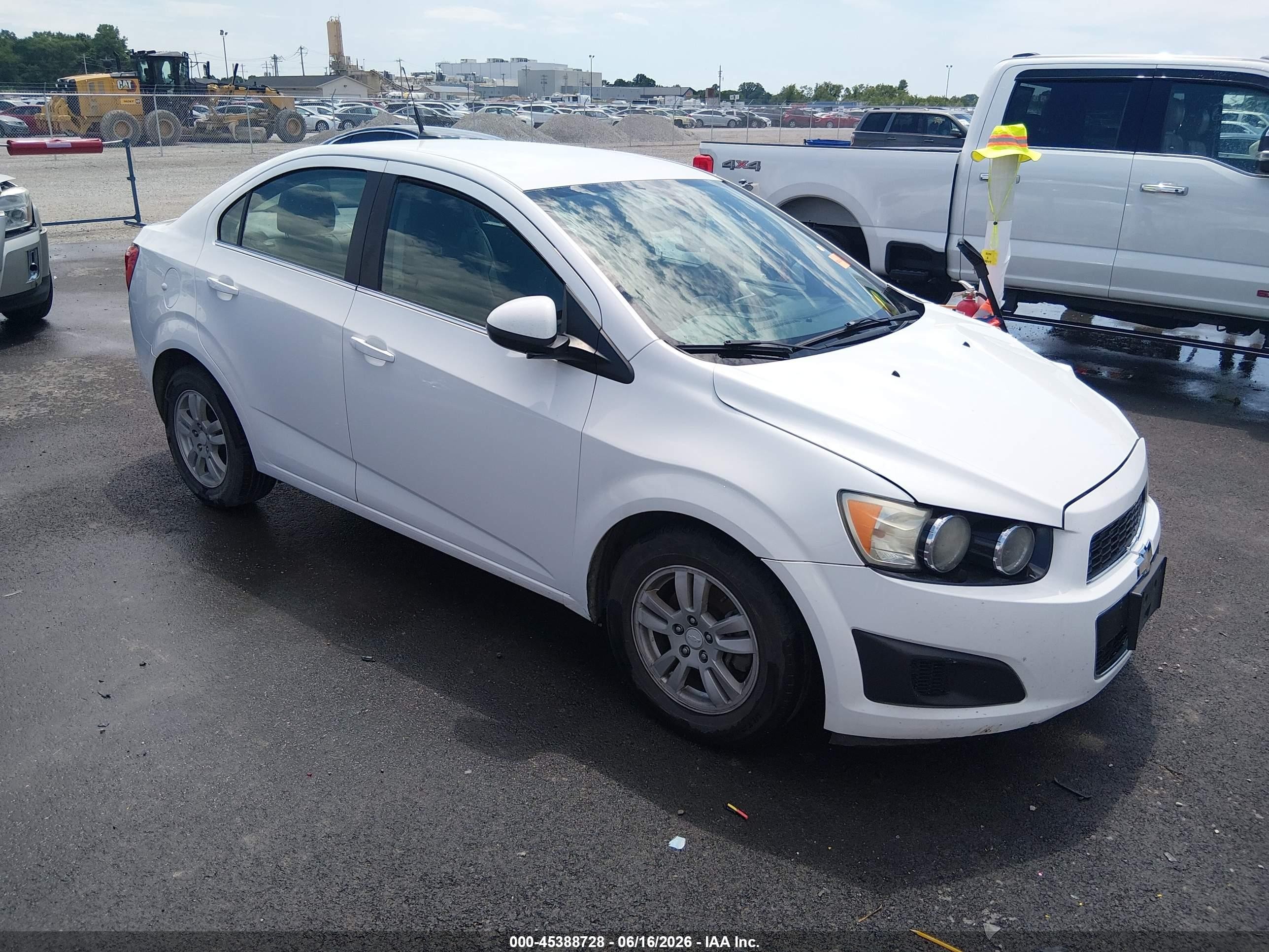 2014 Chevrolet Sonic Lt Auto White vin: 1G1JC5SH1E4219411