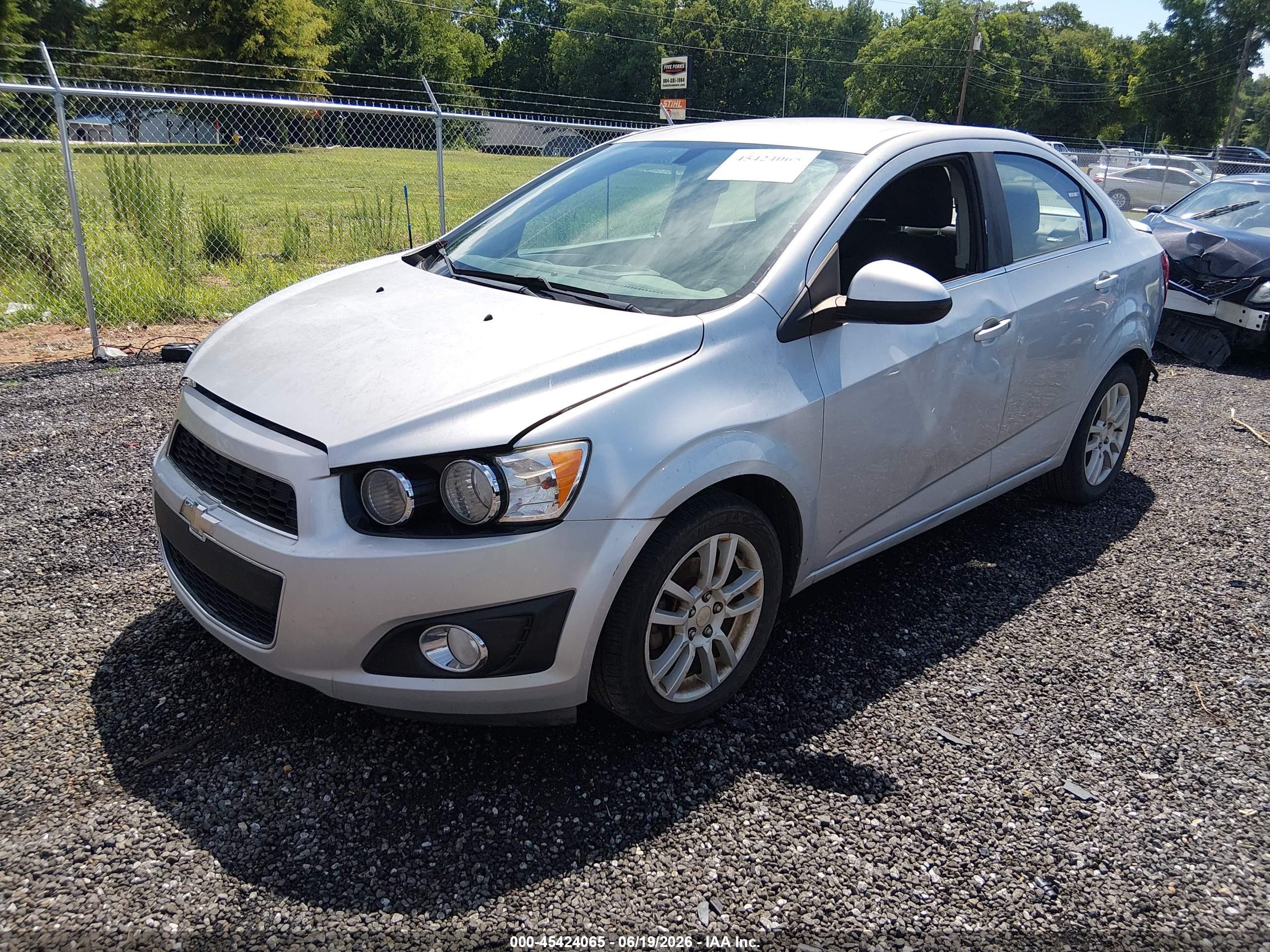 2015 Chevrolet Sonic Lt Auto Серебряный vin: 1G1JC5SH1F4206143