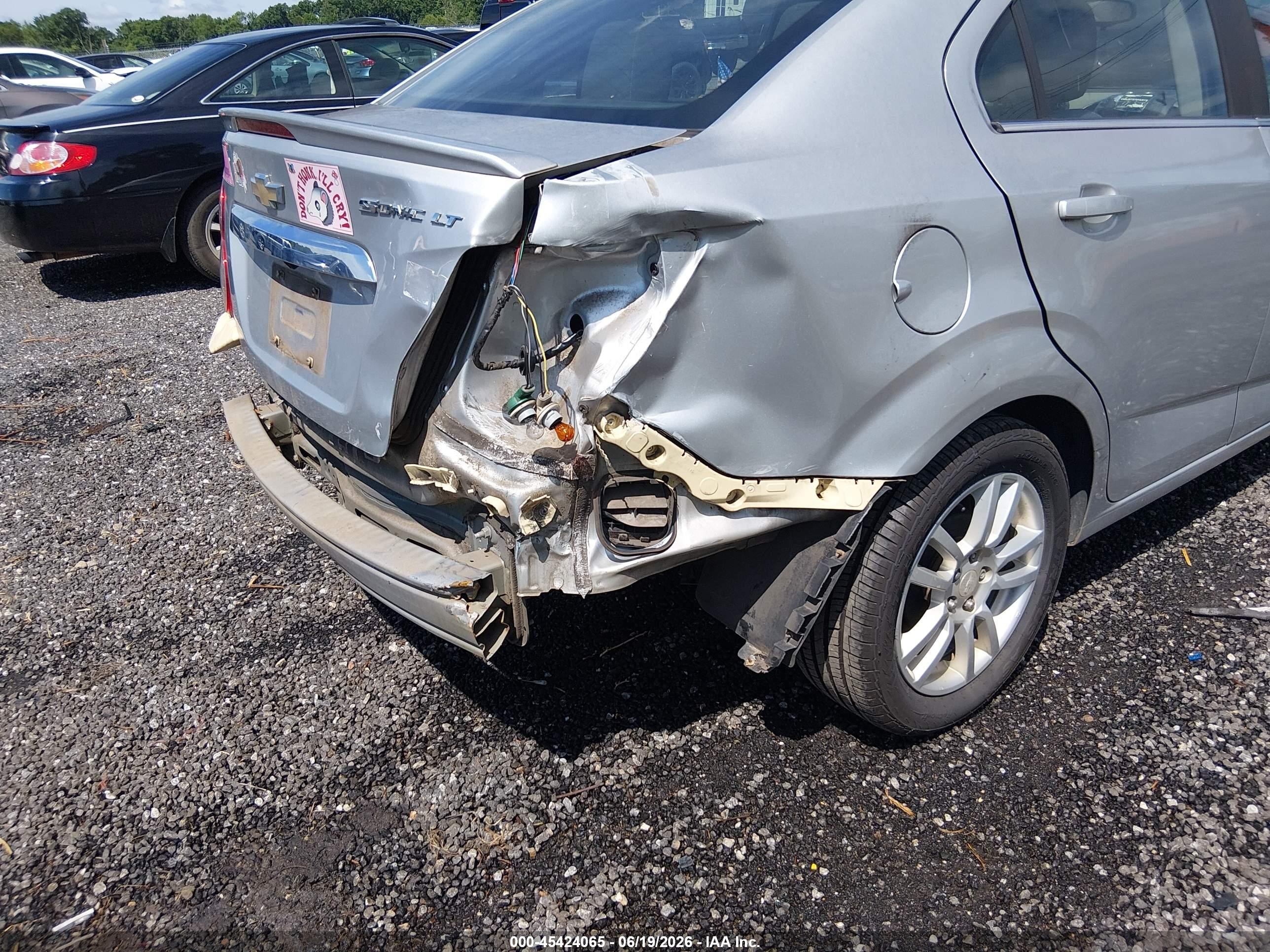2015 Chevrolet Sonic Lt Auto Серебряный vin: 1G1JC5SH1F4206143